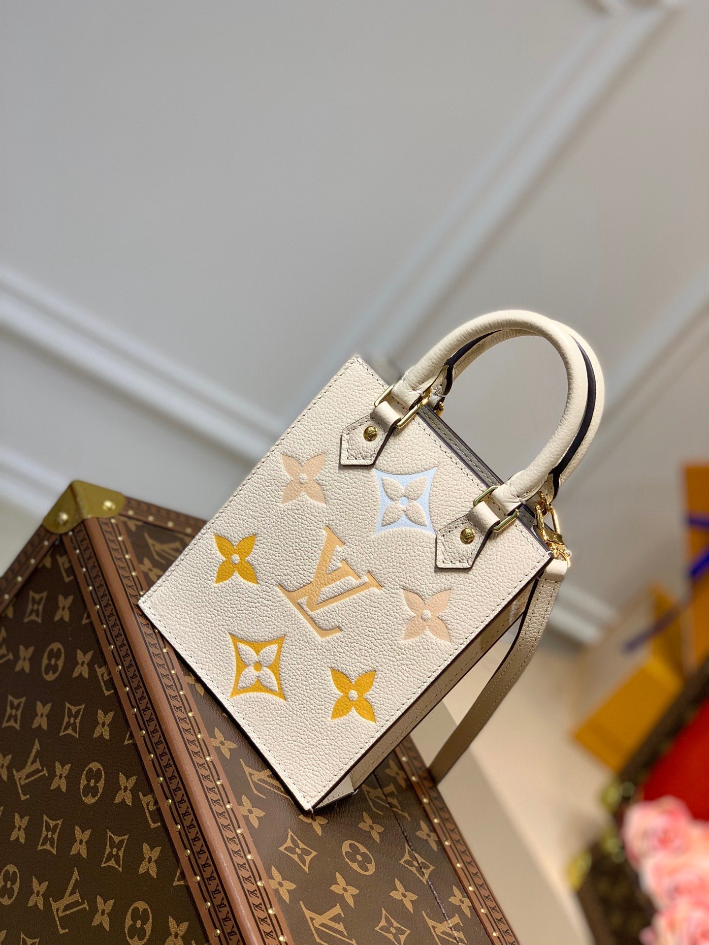 [TOP] Louis Vuitton LV £V Petit Sac Plat Bag By The Pool 20/21/10cm- Cream & Orange