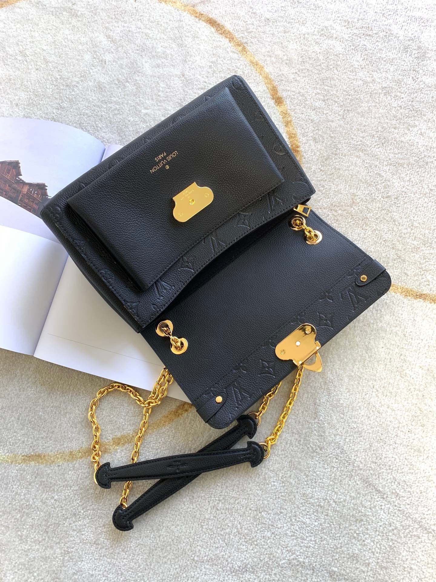 [TOP] Louis Vuitton LV L*V Vavin BB PM Empreinte Bag 25.0 x 17.0 x 9.5 cm  - Black