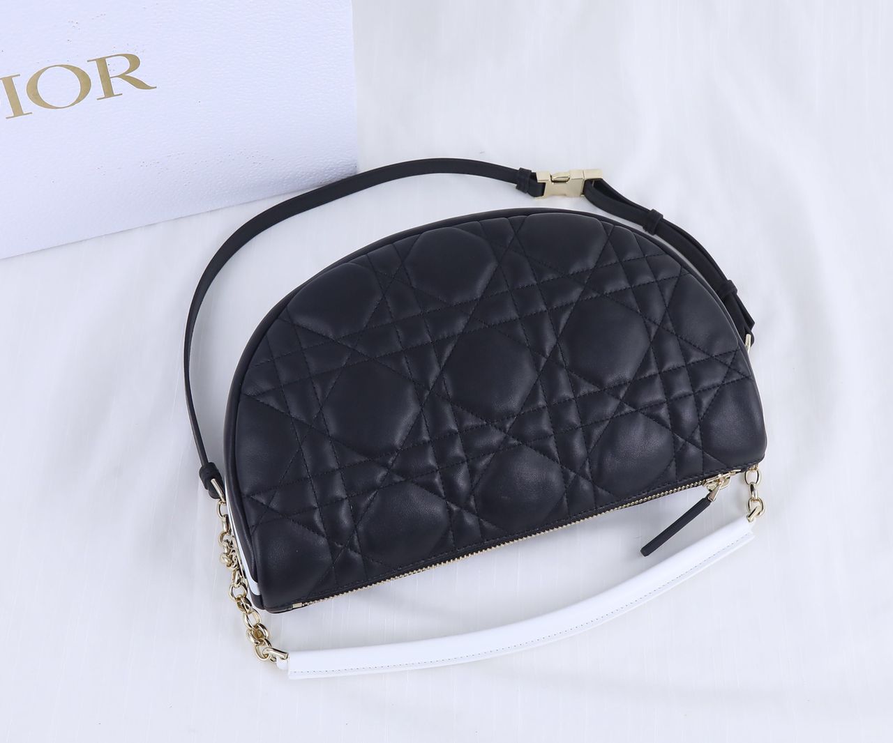 [TOP] Christian Dior Vibe Hobo Bag Medium - Black
