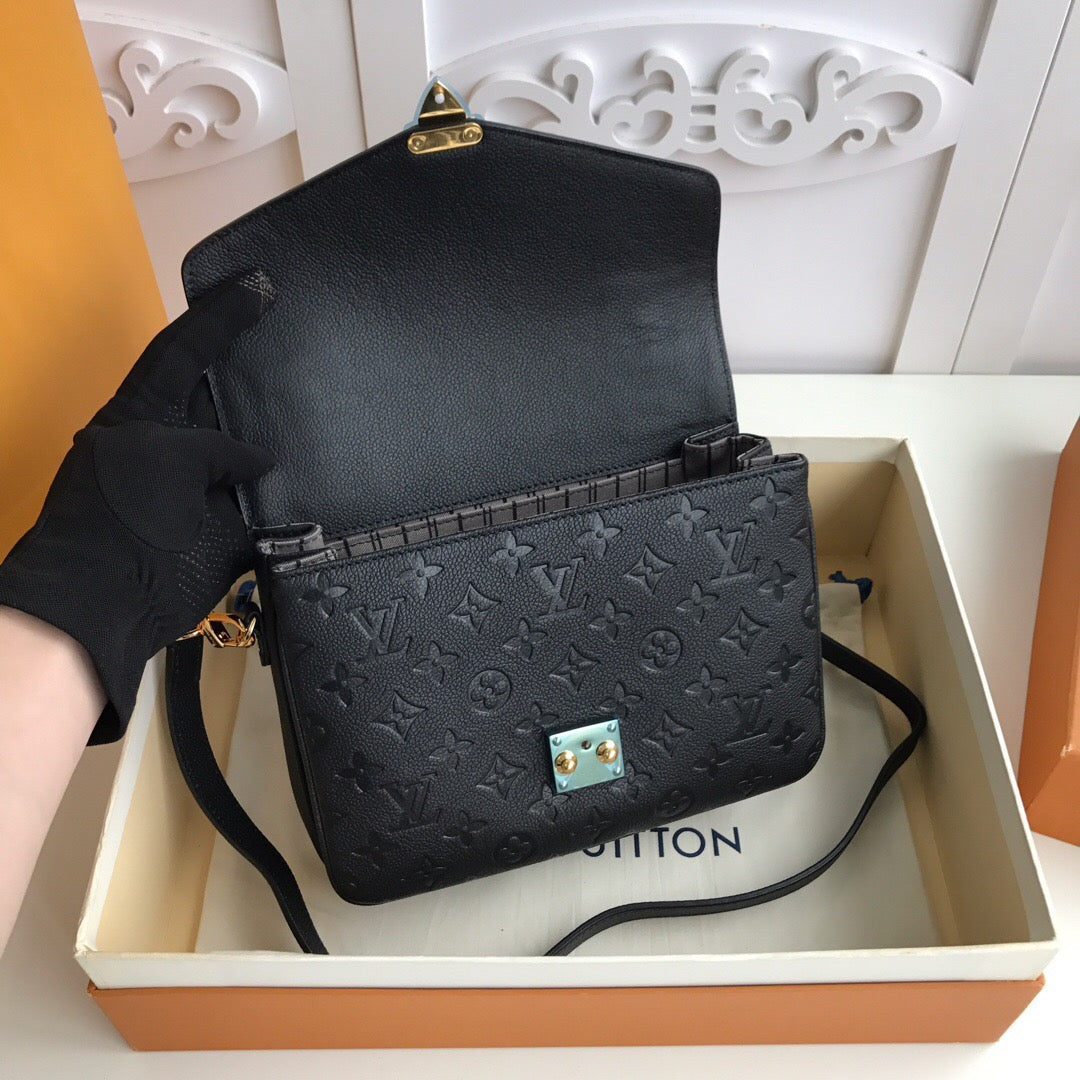 [TOP] Louis Vuitton LV £V Empreinte Pochette Metis 25X19X7cm - Black