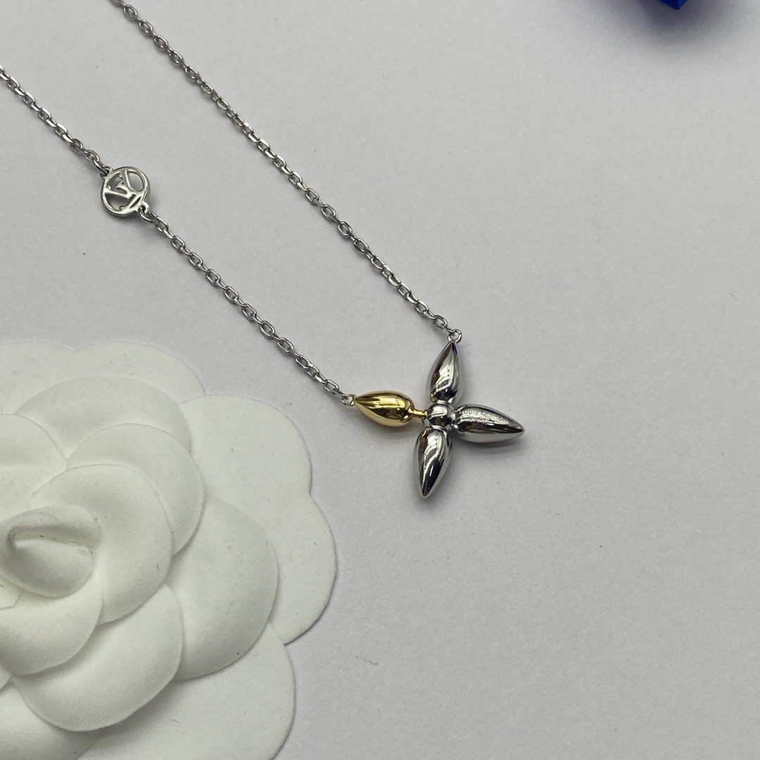 [TOP] Louis Vuitton LV Blossom Necklace Bracelet Set