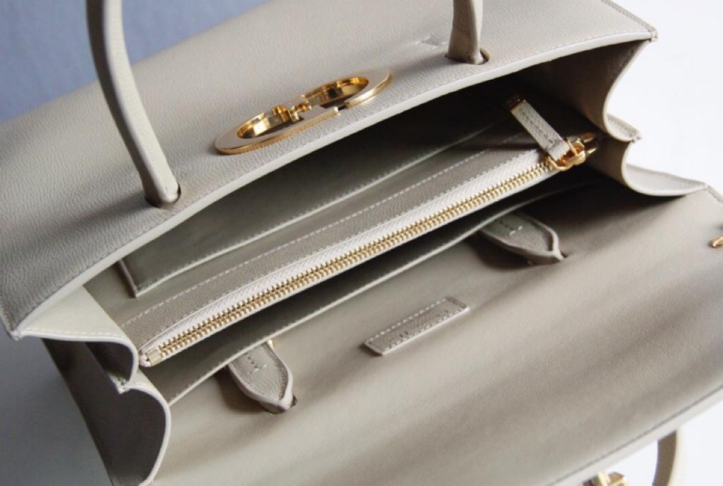 [TOP] Christian Dior Large St Honoré Tote Bag Grained Calfskin - Apricot