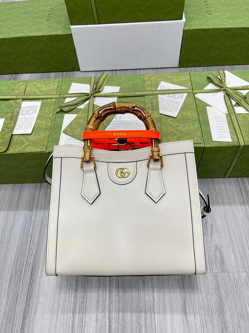 [TOP] GUCCI G*G Diana Medium Bag - White
