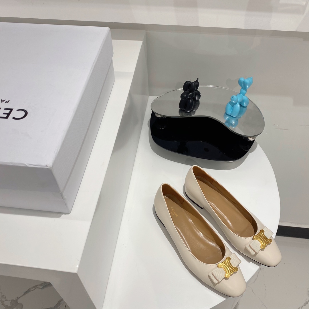 [TOP] CELINE Cowhide Flat - White - Cline