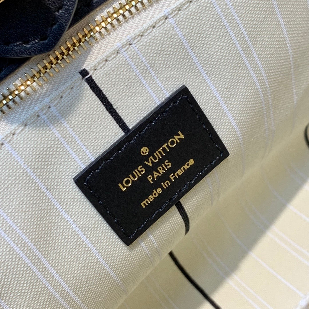 [TOP] Louis Vuitton LV  On My Side PM Textile Canvas Tote Bag 24.5 x 14 x 30.5 cm- Black