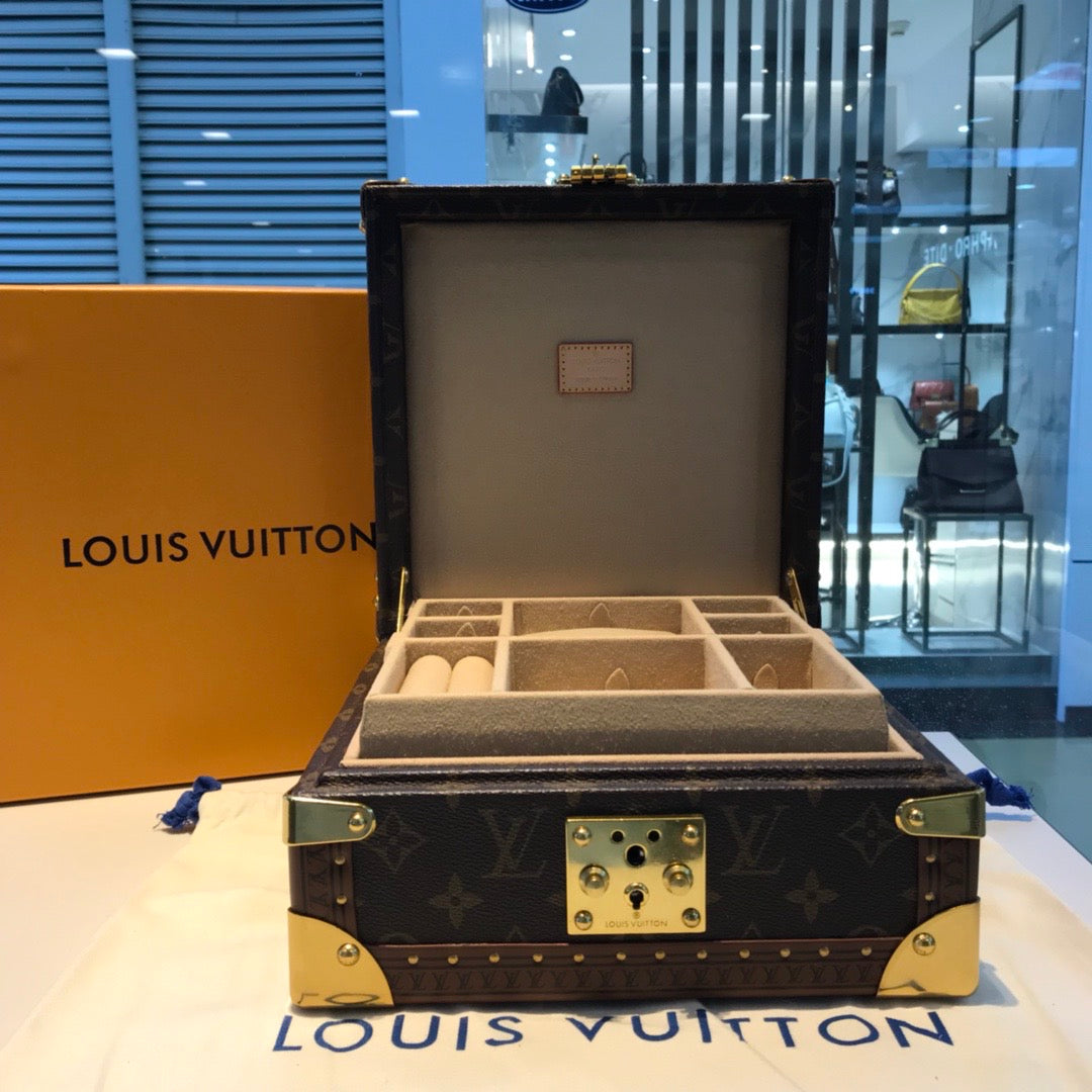 [TOP] Louis Vuitton LV Jewelry Box 23×11×23 cm - Tan