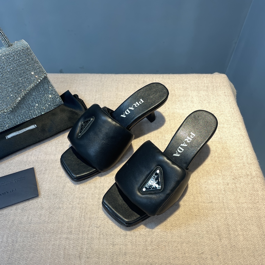 [TOP] PRADA Soft Padded Nappa Sandals - 2 Color