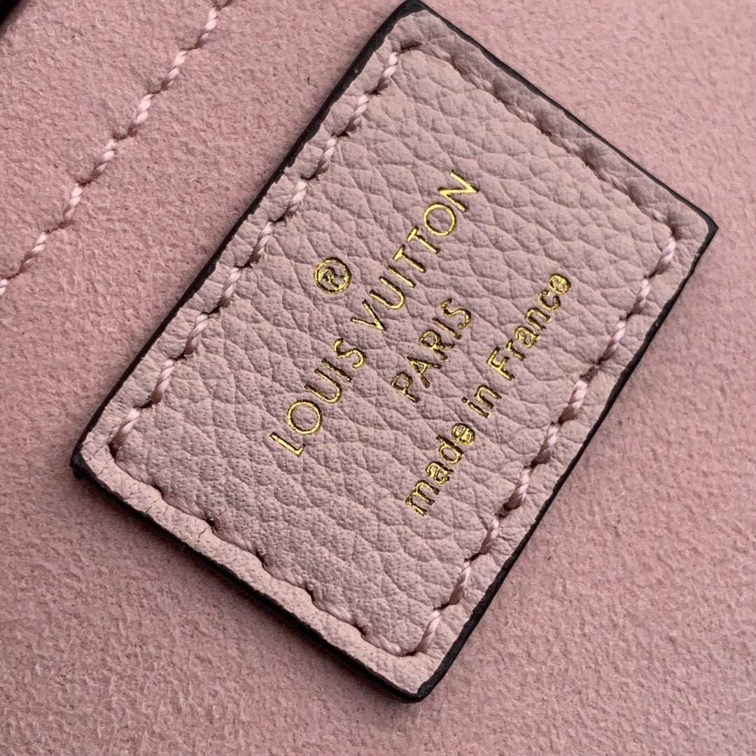 [TOP] Louis Vuitton LV Lock Me Tender 19×13 ×8 cm- Pink and Cream