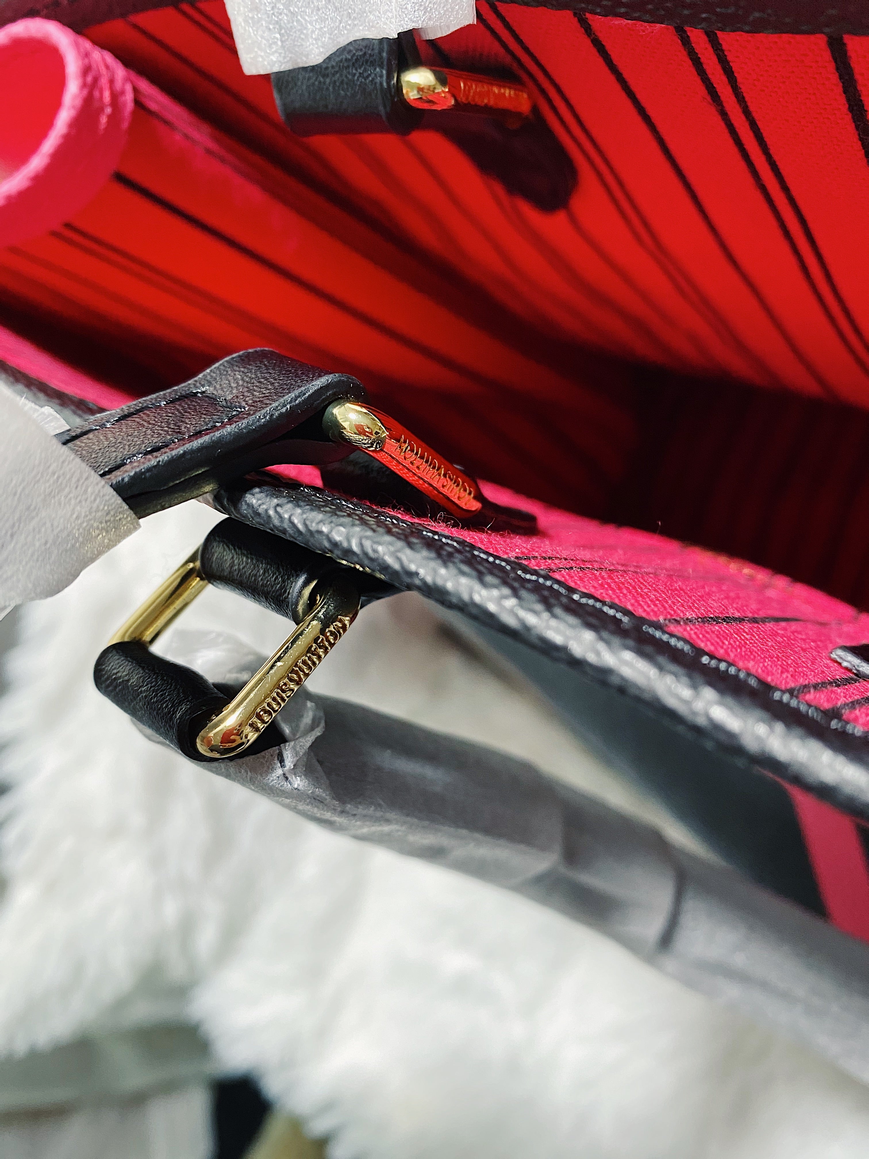 [TOP] Louis Vuitton LV On The Go Giant Monogram 41x34x19cm- PINK AND BLACK