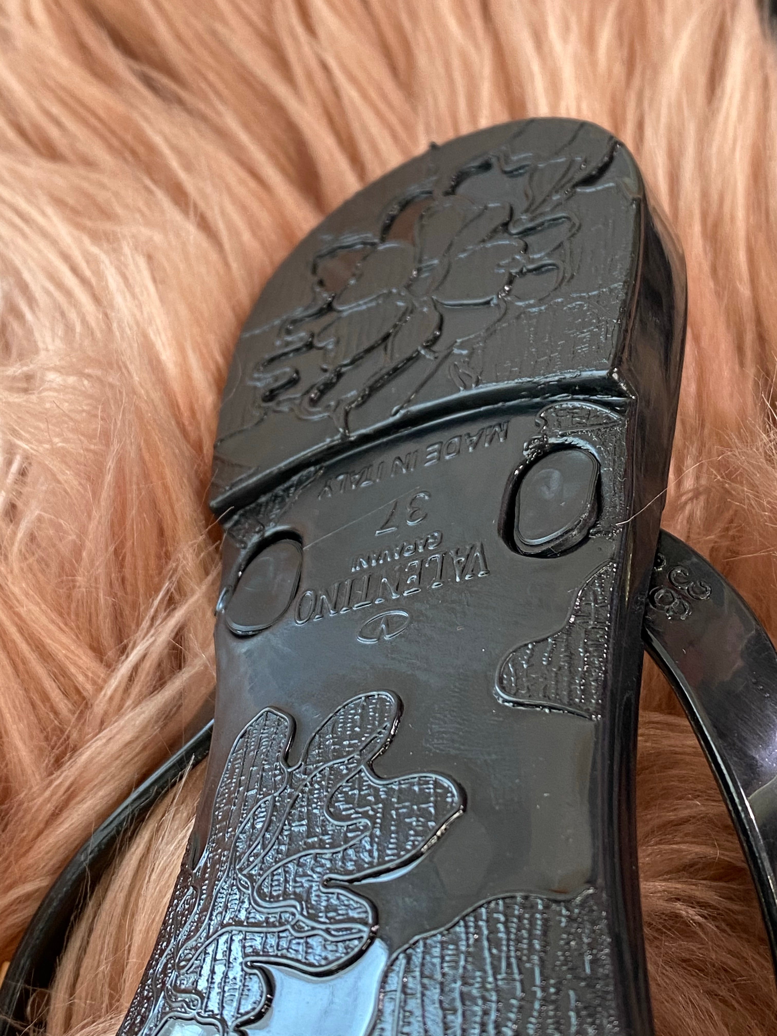 [TOP] VALENTINO Jelly Thong Sandals Studs - Black