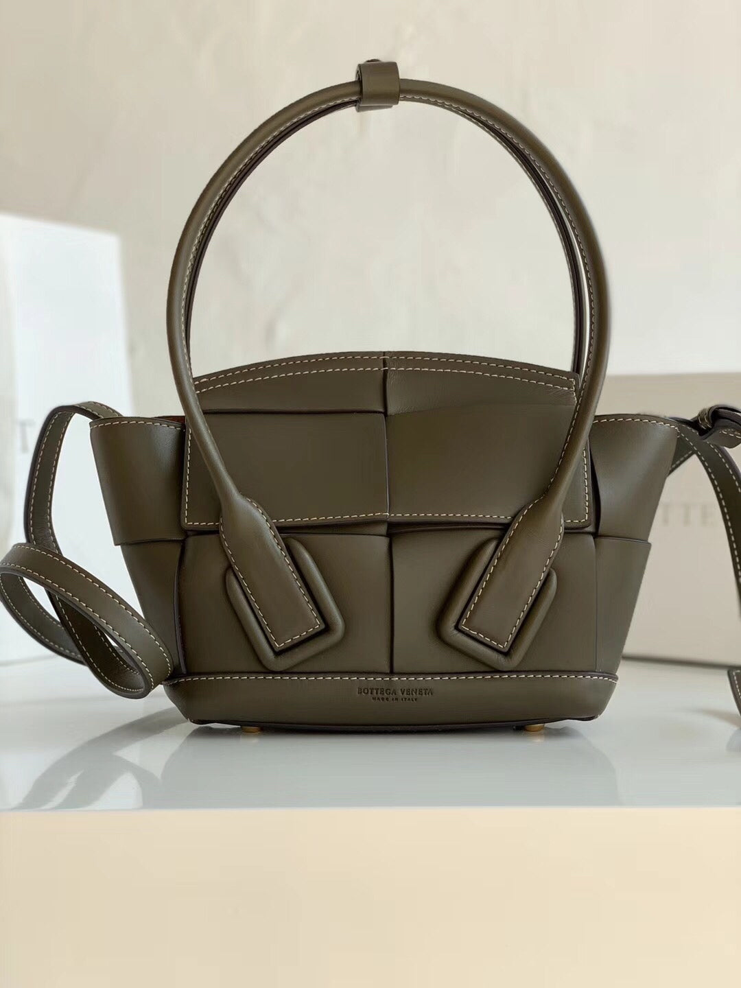 [TOP] Bottega Veneta BV Mini Arco 29 Leather Bag - Camping