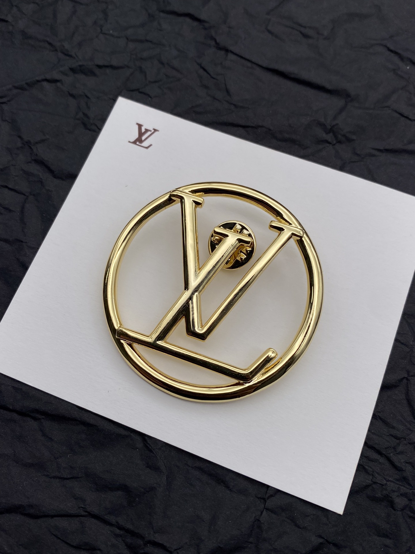[TOP] Louis Vuitton LV Brooch - Gold