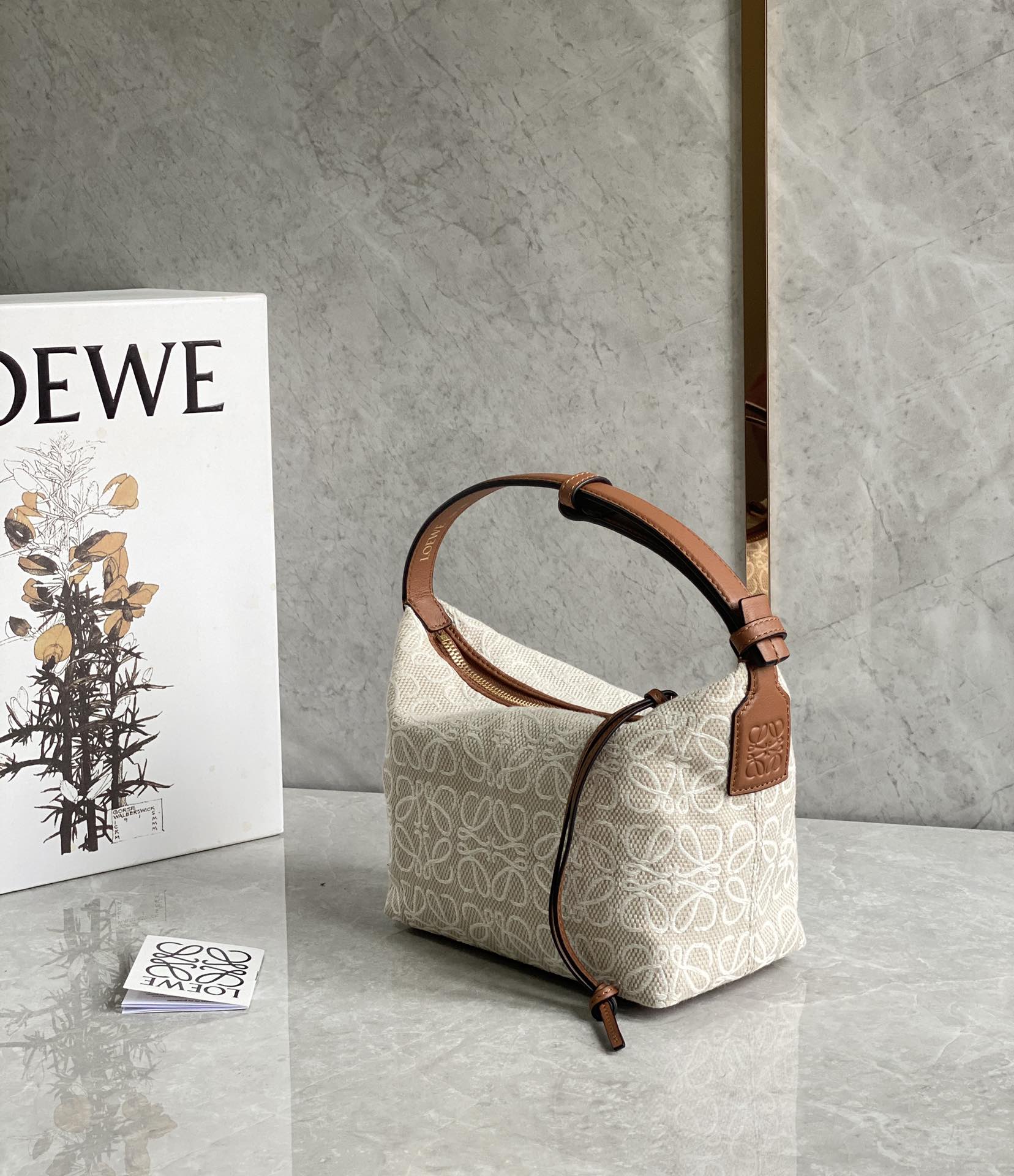 [TOP] LOEWE Cubi Bag Anagram 21*12*17cm/25*21*16.5cm - Tan