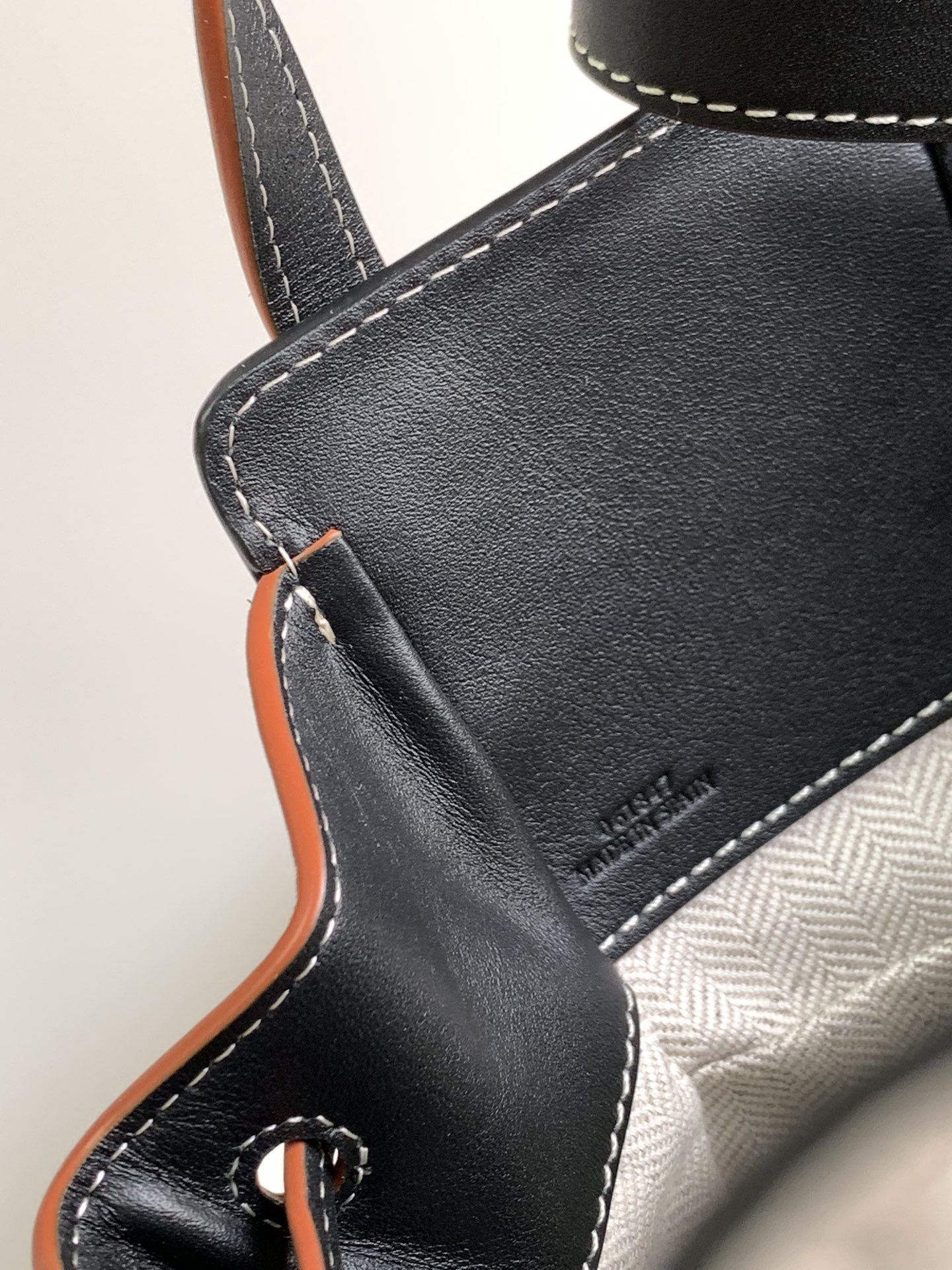 [TOP] LOEWE Calfskin Hammock Bag 19*11*17cm - Black White