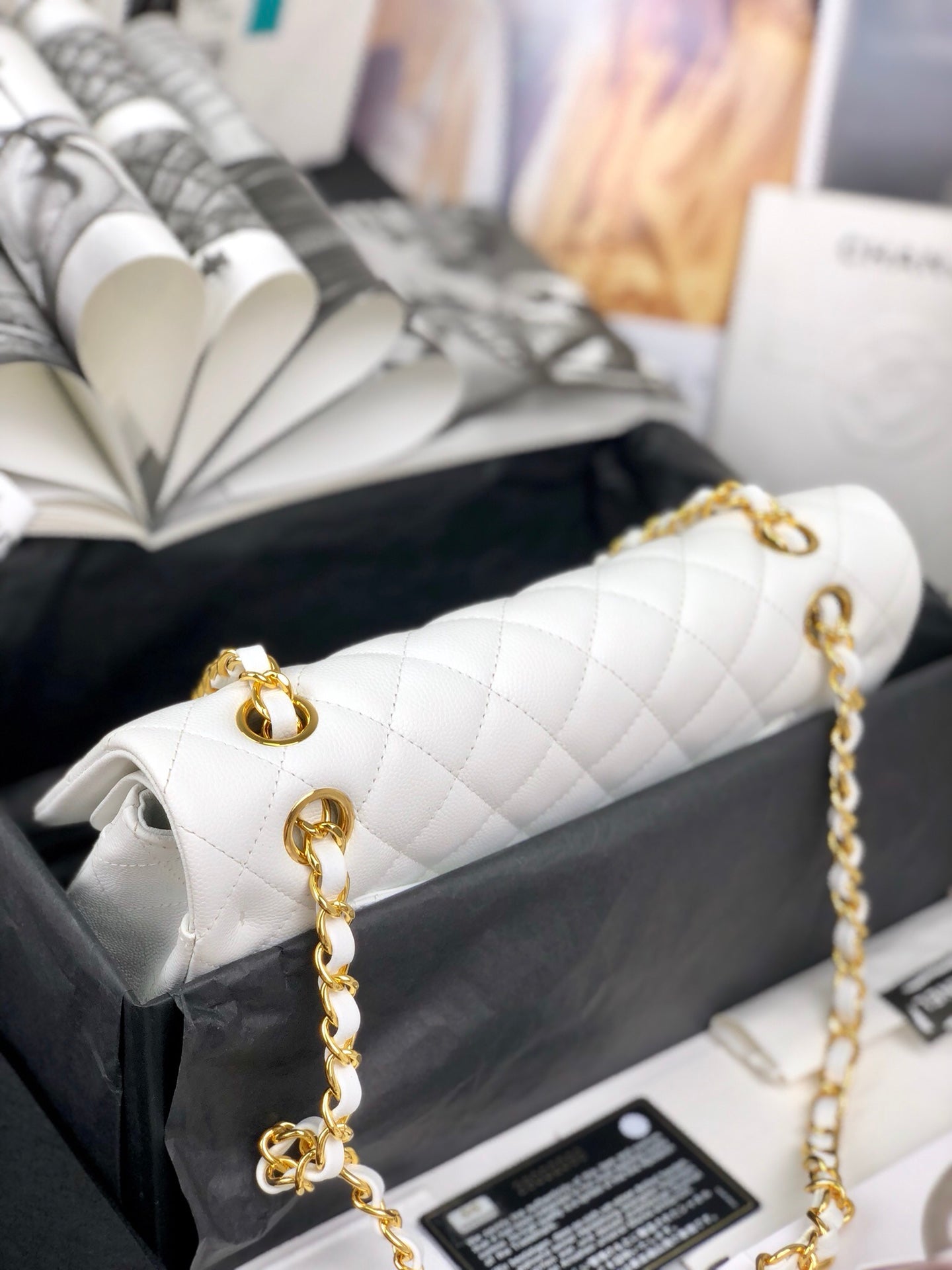 [TOP] CHANEL Classic Flap Bag Caviar Medium 25.5cm – White & GHW