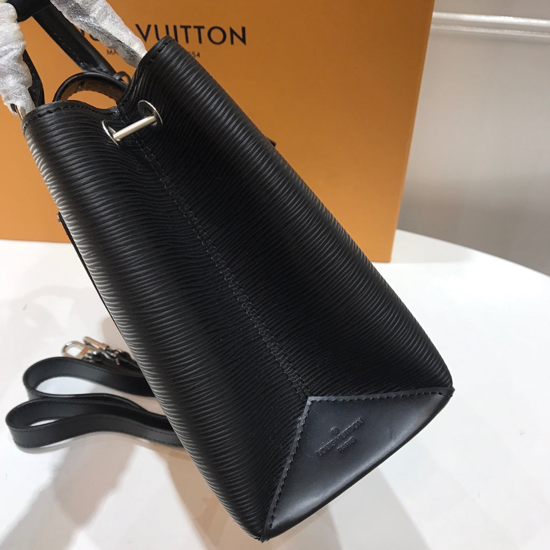 [TOP] Louis Vuitton LV L*V Epi Kleber PM Bag 19cm x 30cm x 10.5cm- Black