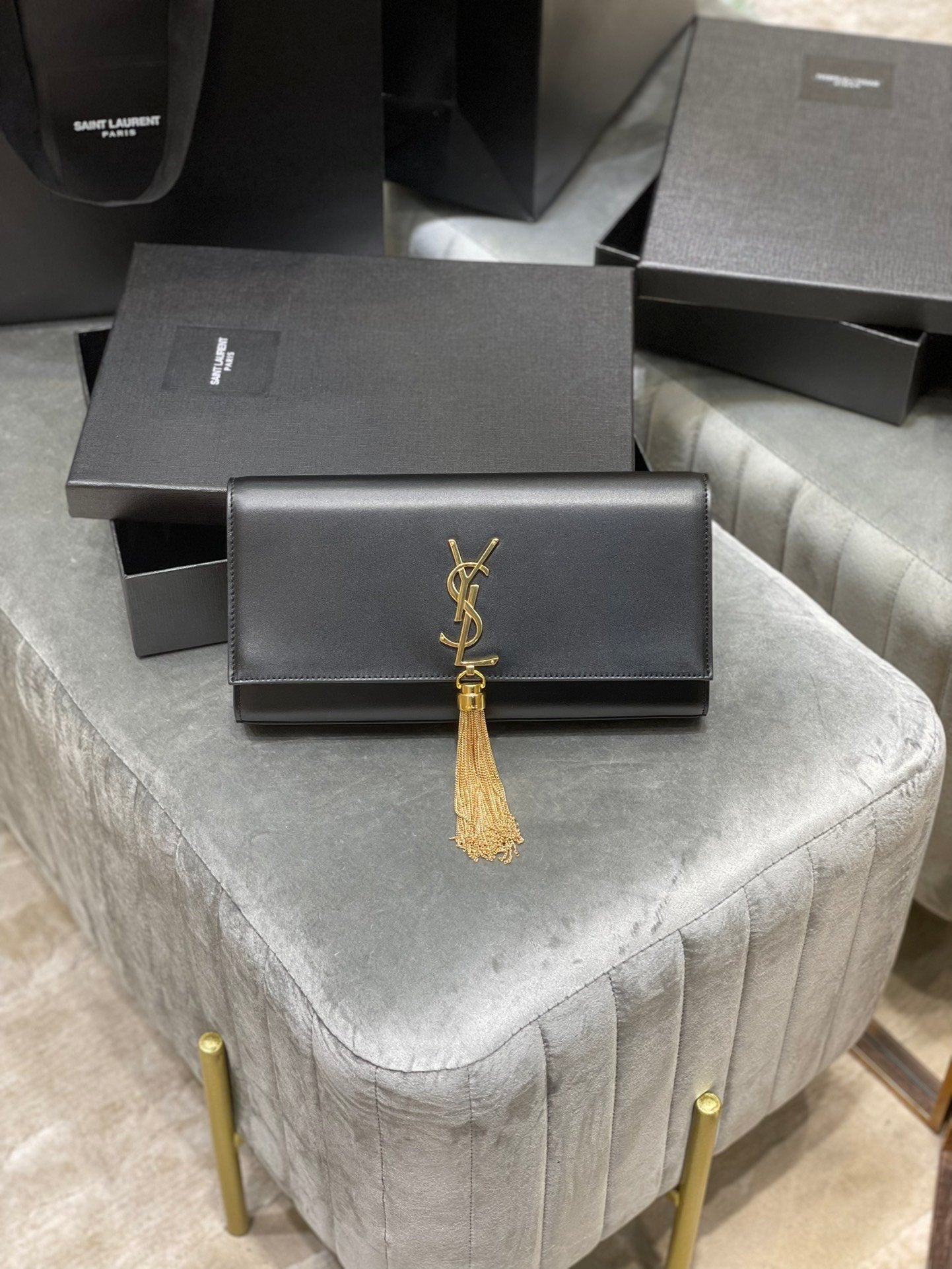 [TOP] Yves Saint Laurent YSL Kate Tassel Clutch