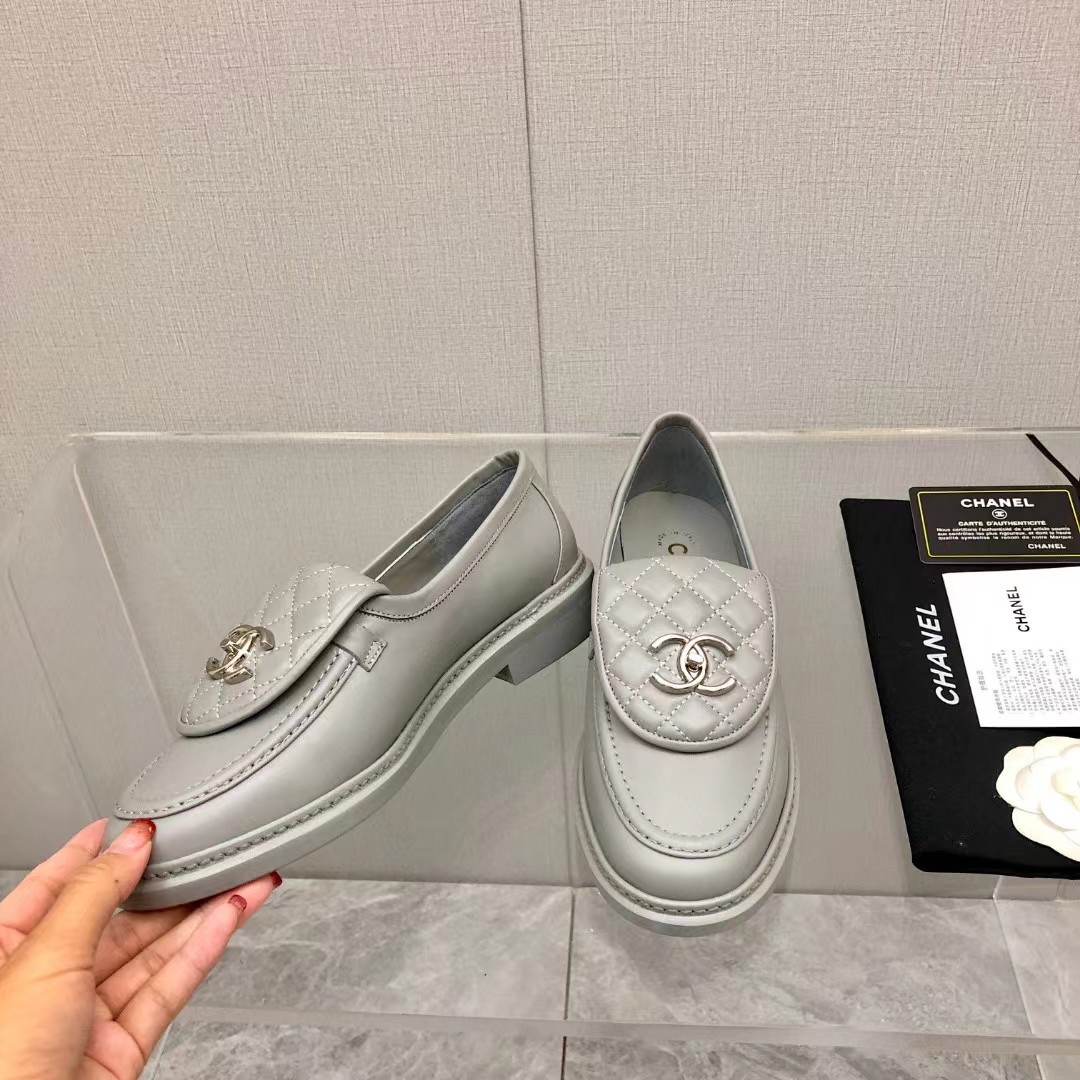 [TOP] CHANEL  Tab Loafers - Gray