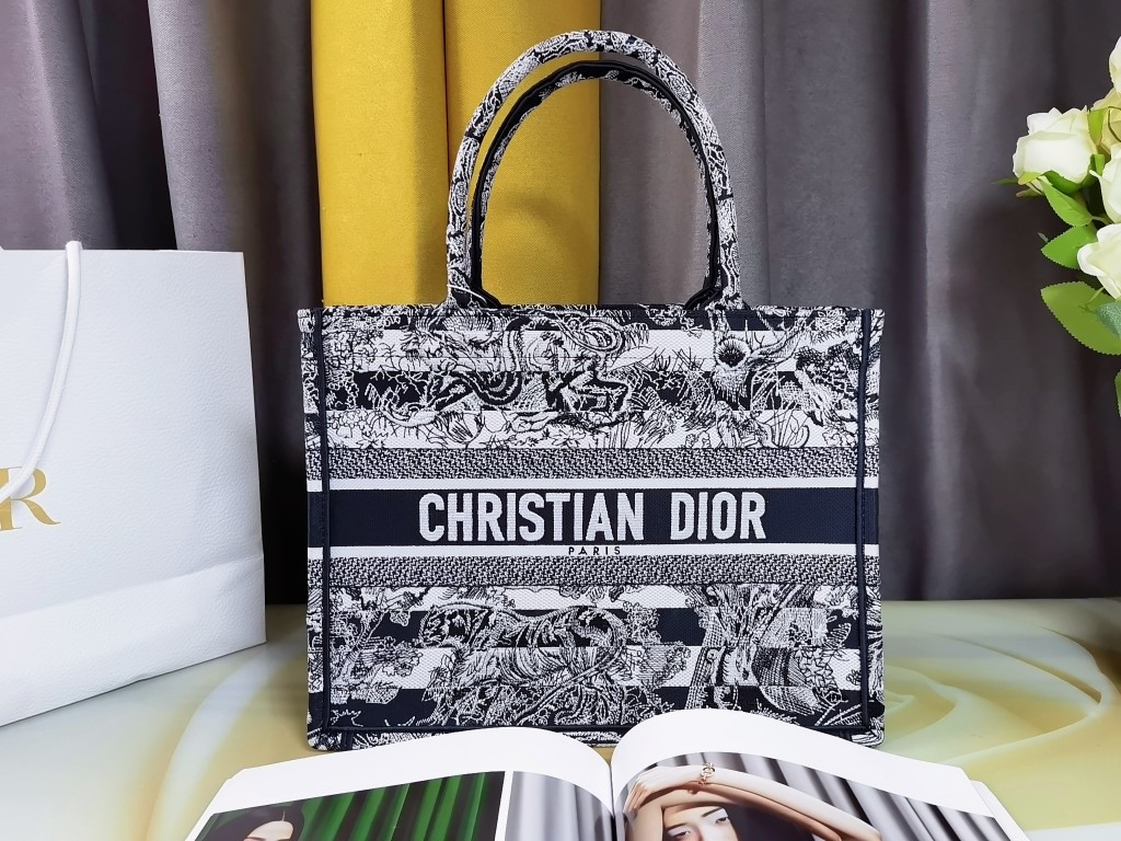 [TOP] Christian Dior Book Tote Reverse Embroidery 41.5cm/36.5cm -Blue