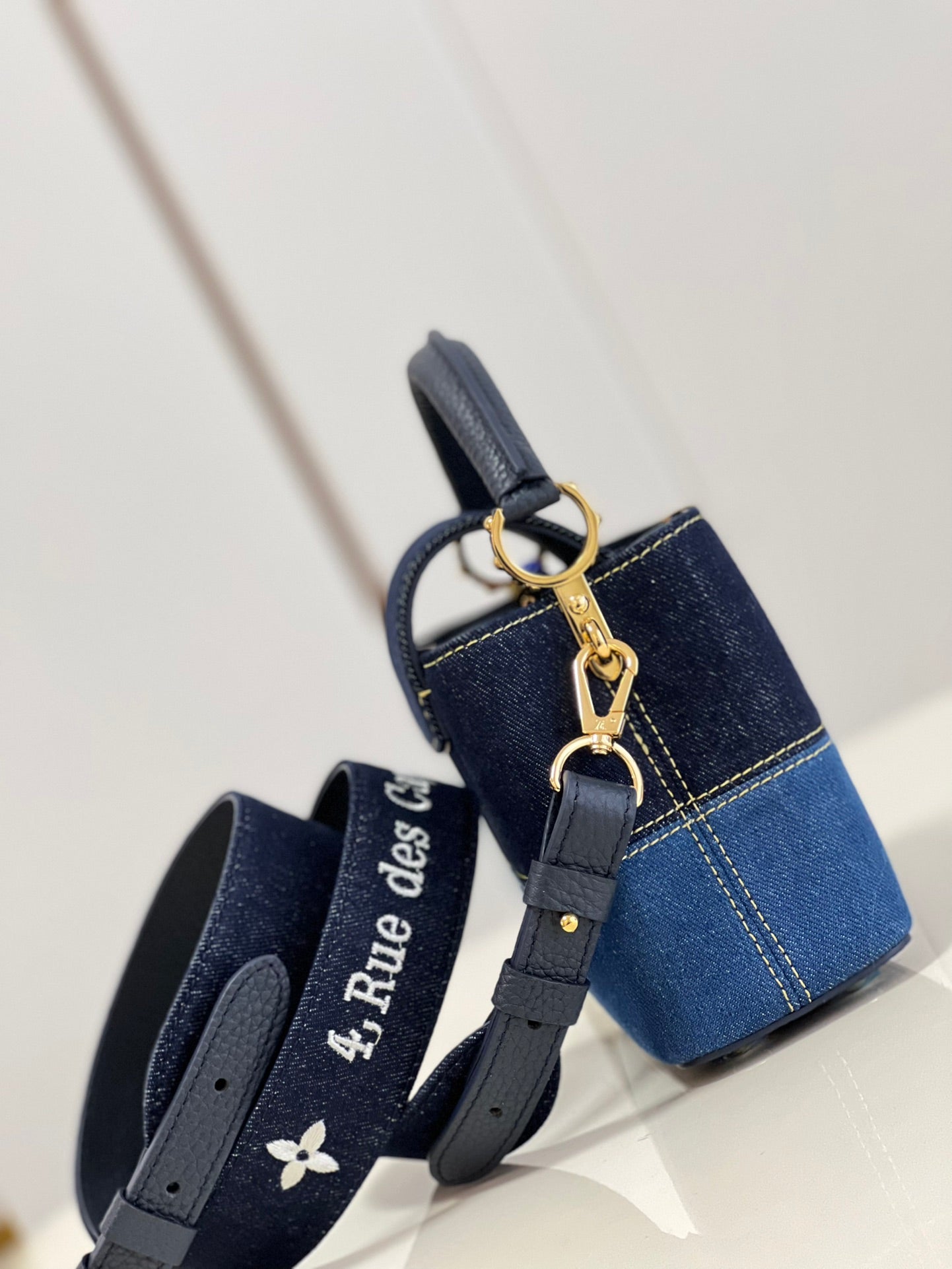 [TOP] Louis Vuitton LV Capucines Color Block Denim Bag 21x14x8cm  - Blue