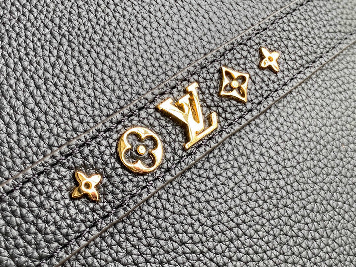 [TOP] Louis Vuitton LV  Cruiser PM Shoulder Bag 25 x 22.5 x 13cm - Black
