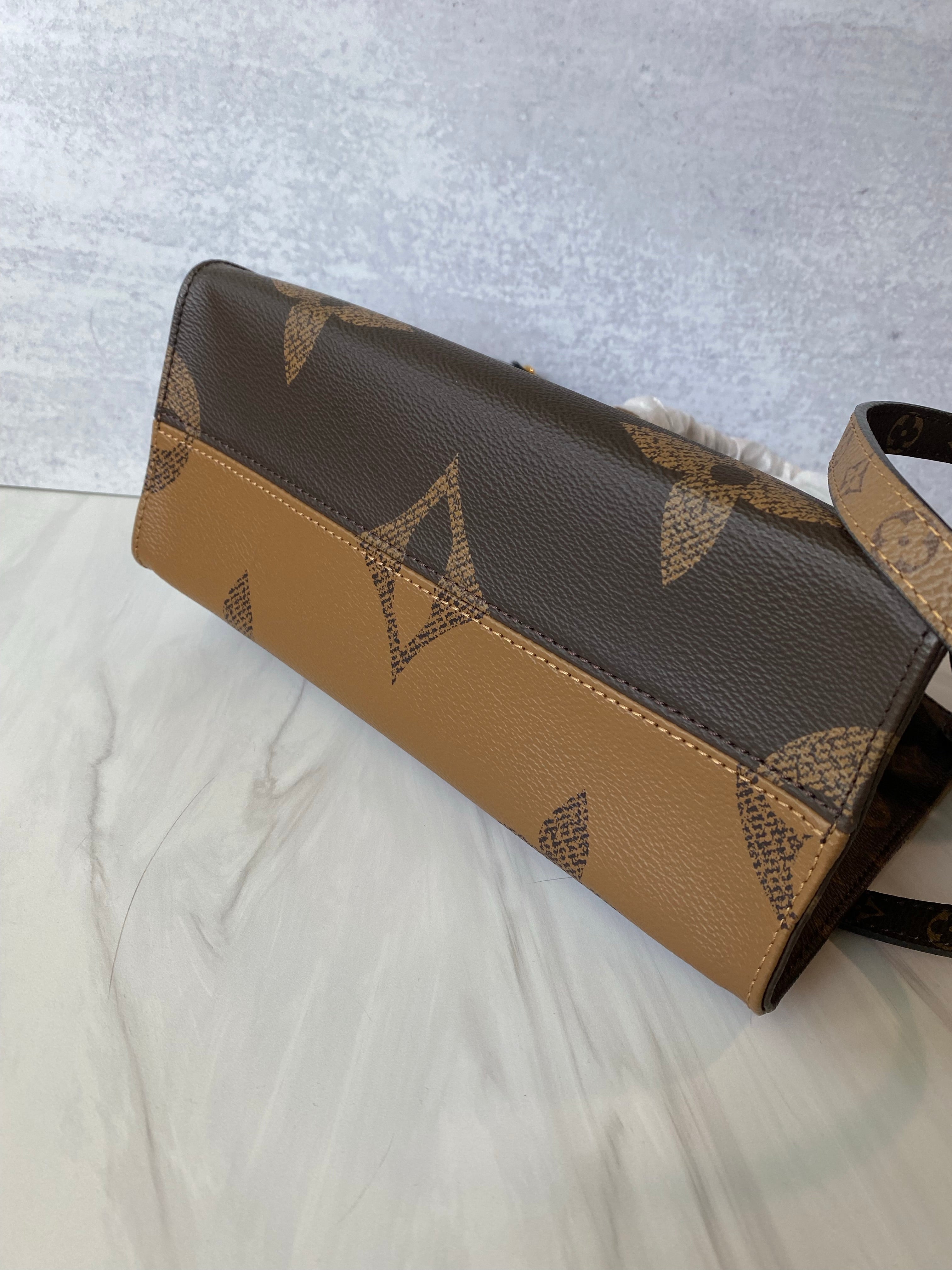 [TOP] Louis Vuitton LV £V Reverse Monogram On The Go PM 25X19X11.5cm-Brown