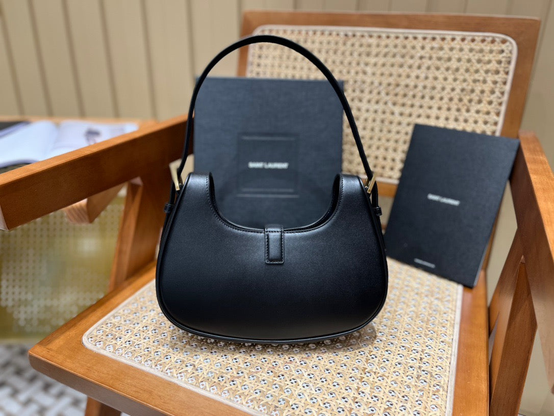 [TOP] Yves Saint Laurent YSL Le Fermoir Leather Shoulder Bag - Black