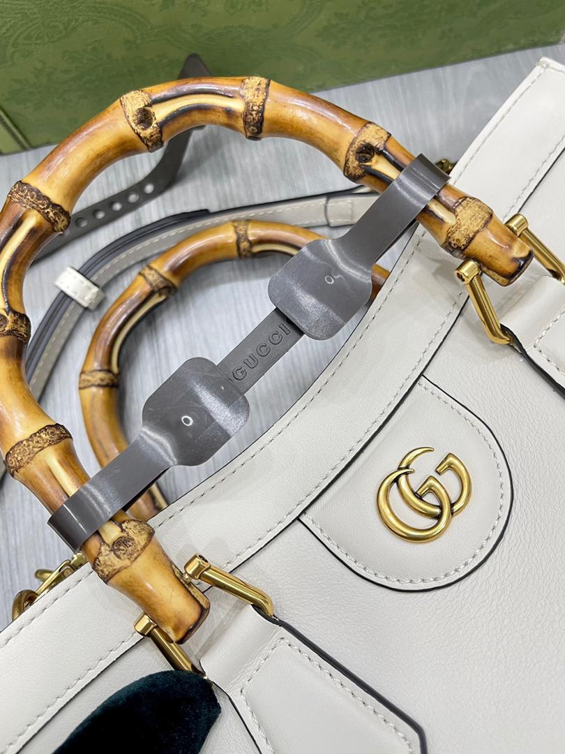 [TOP] GUCCI G*G Diana Medium Bag - White