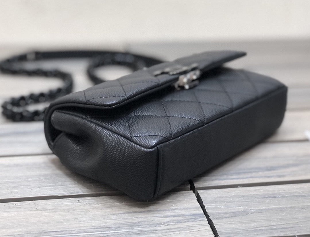[TOP] CHANEL Flap Bag Caviar Small - Black & Blaxk Hardware