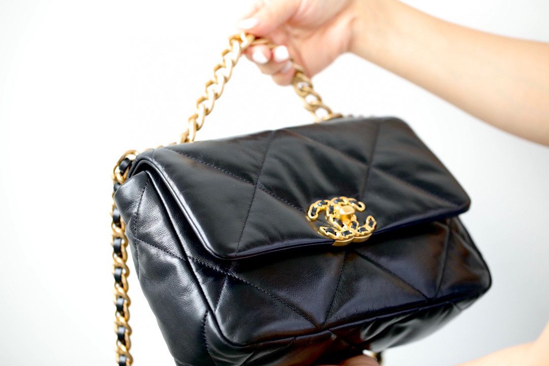 [TOP] CHANEL 19 Bag in Goat Skin Small 26cm- Black w GHW