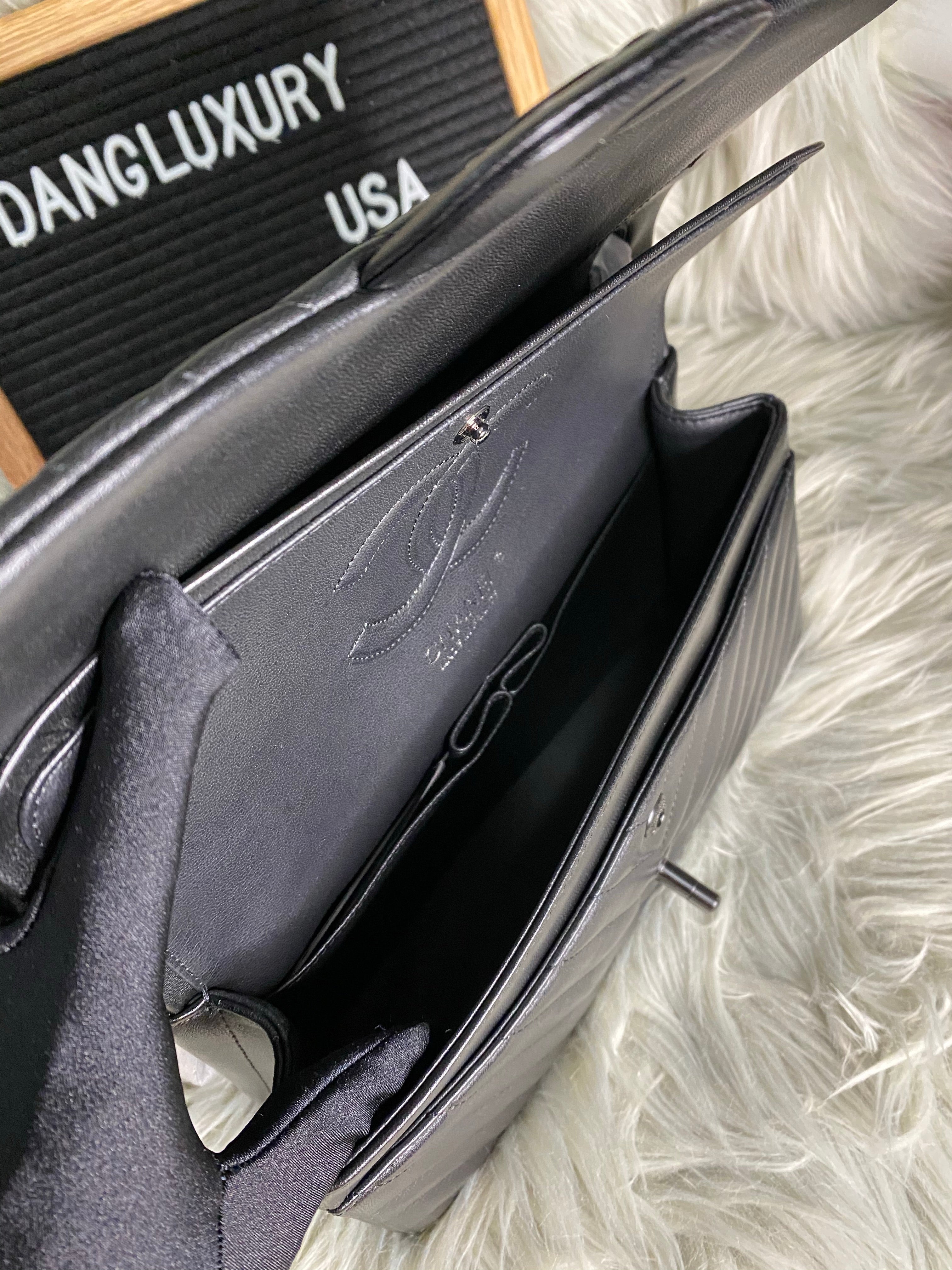 [TOP] CHANEL Classic Flap Bag Chevron Lambskin Medium 25.5cm – All Black