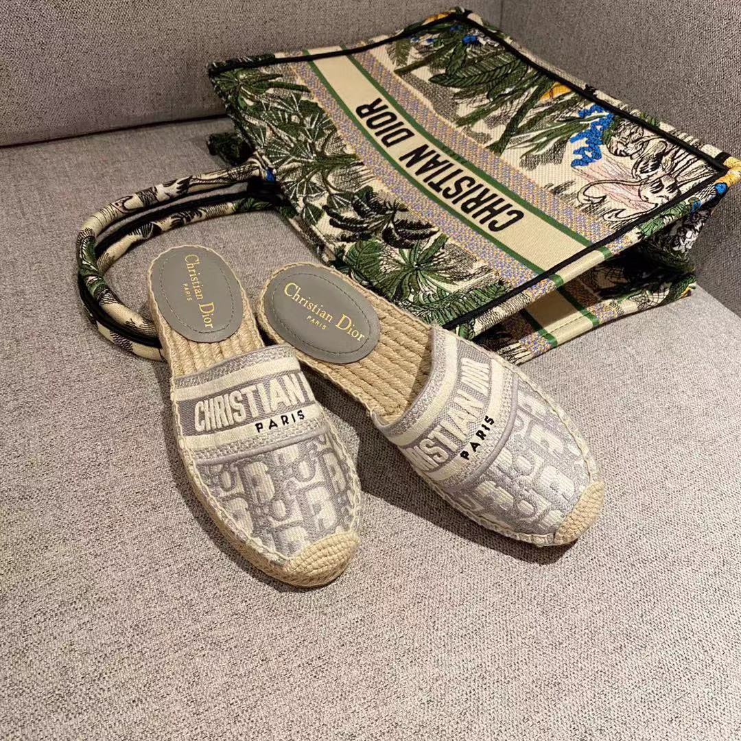 [TOP] Christian Dior Straw Embroidered Mullet - Blue/Grey