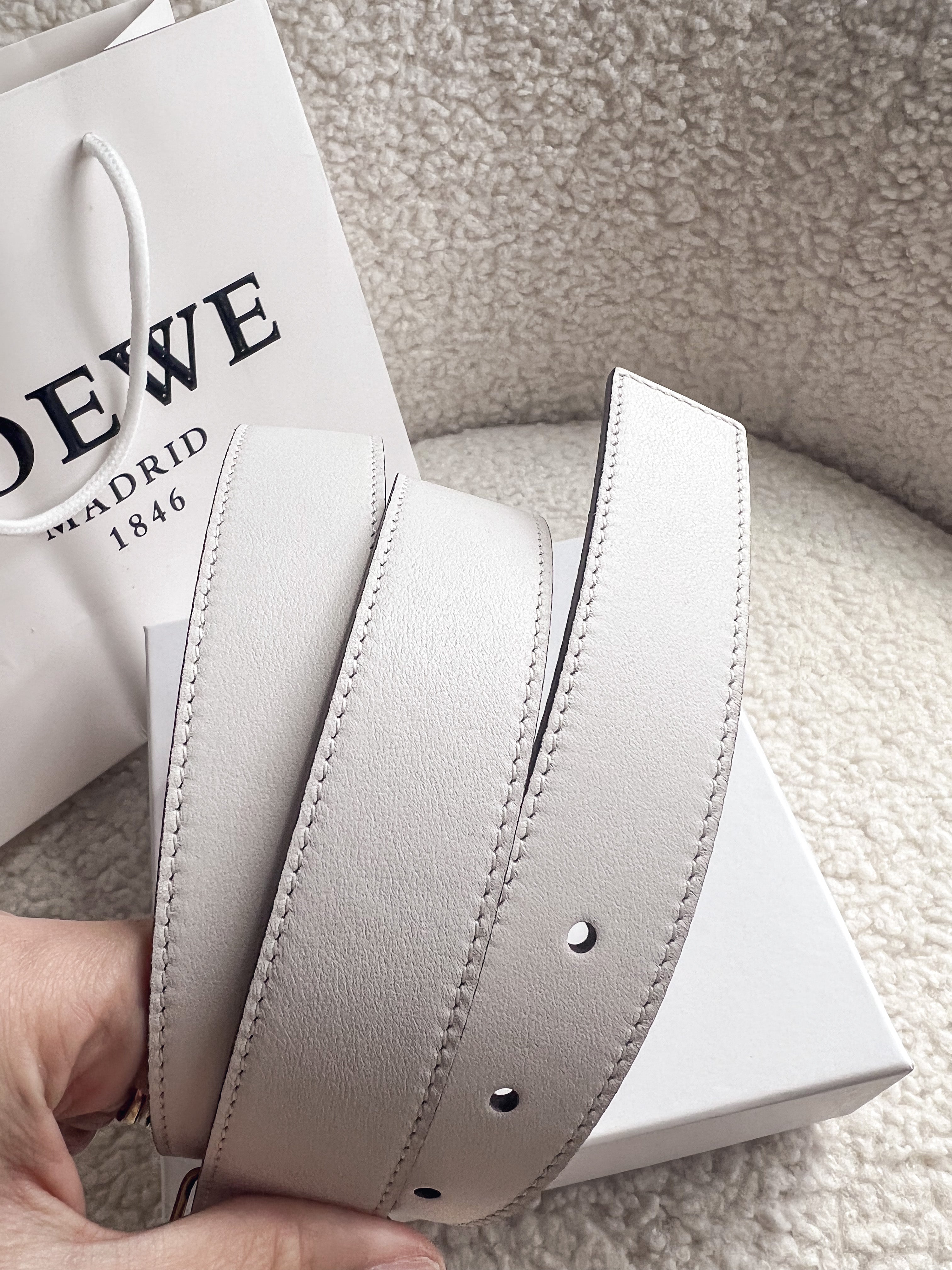 [TOP] LOEWE Reversible Belt - White and Beige