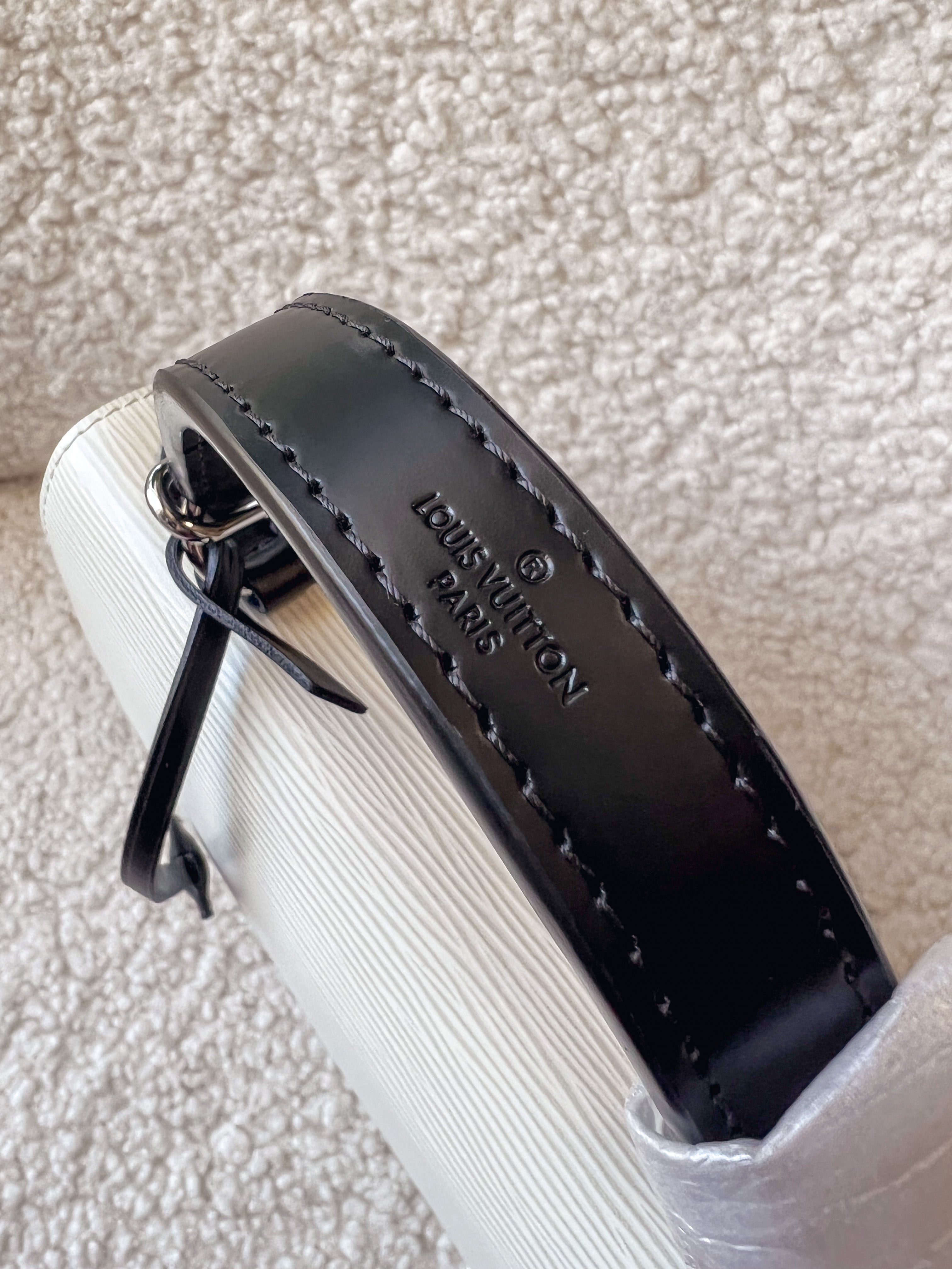 [TOP] Louis Vuitton LV Cluny MM Epi Leather 19 ×10 ×24 cm- White