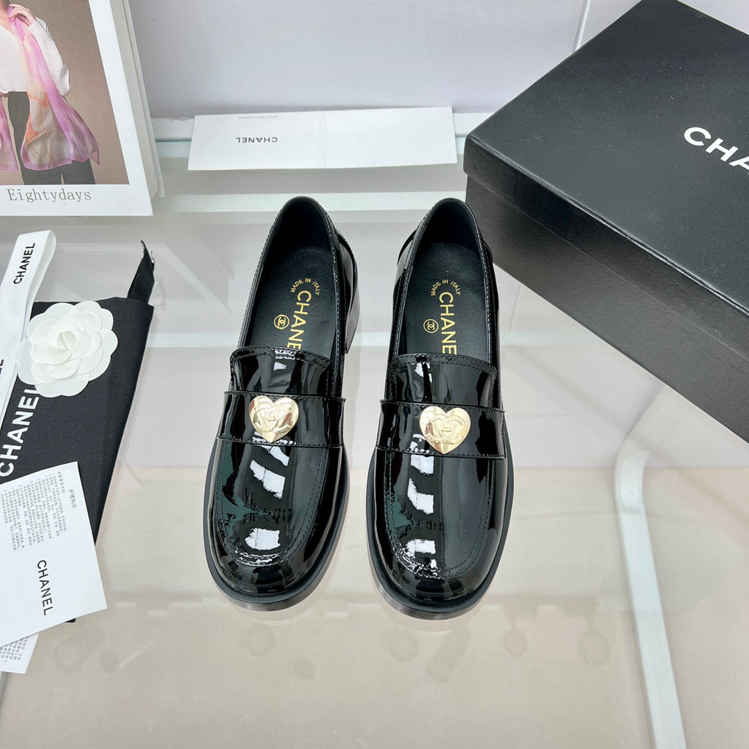 [TOP] CHANEL Leather Loafers Heart Logo - 4 Colours
