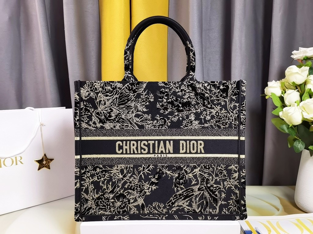 [TOP] Christian Dior Book Tote Christian Dior Jardin D'Hiver Embroidered Lagre 42cm - Black & Gold Thread
