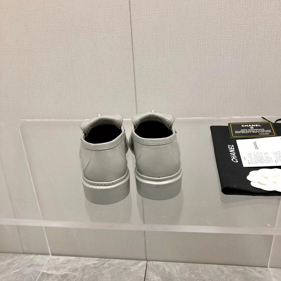 [TOP] CHANEL  Tab Loafers - Gray