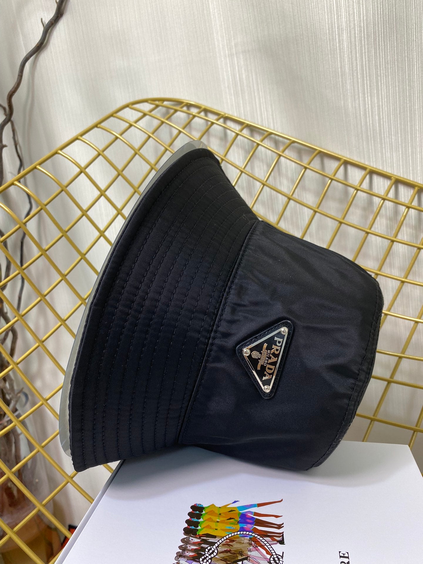[TOP] PRADA Nylon Re-Edition Bucket Hat - Black
