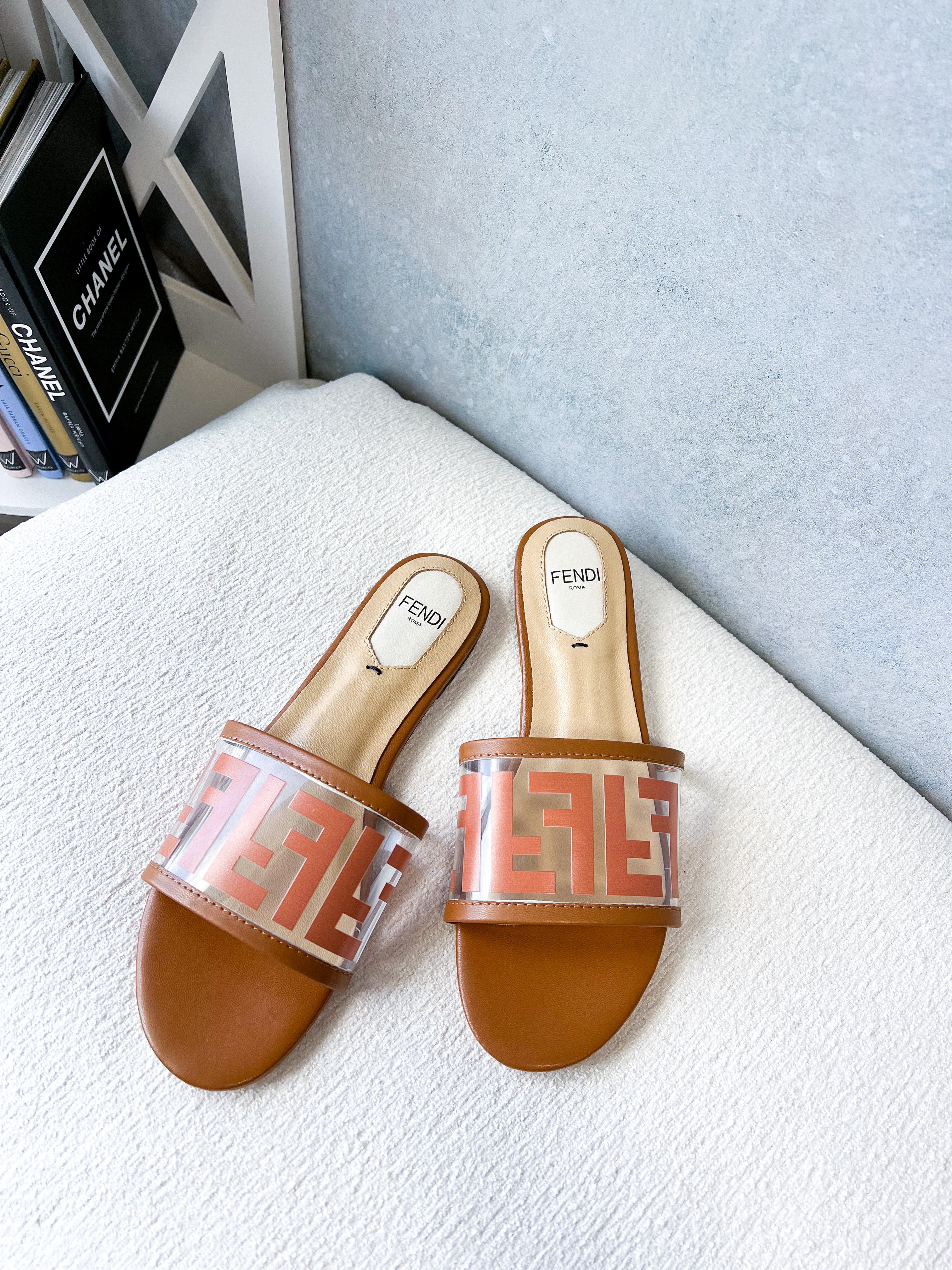 [TOP] FENDI FENDI Clear Slides - Brown