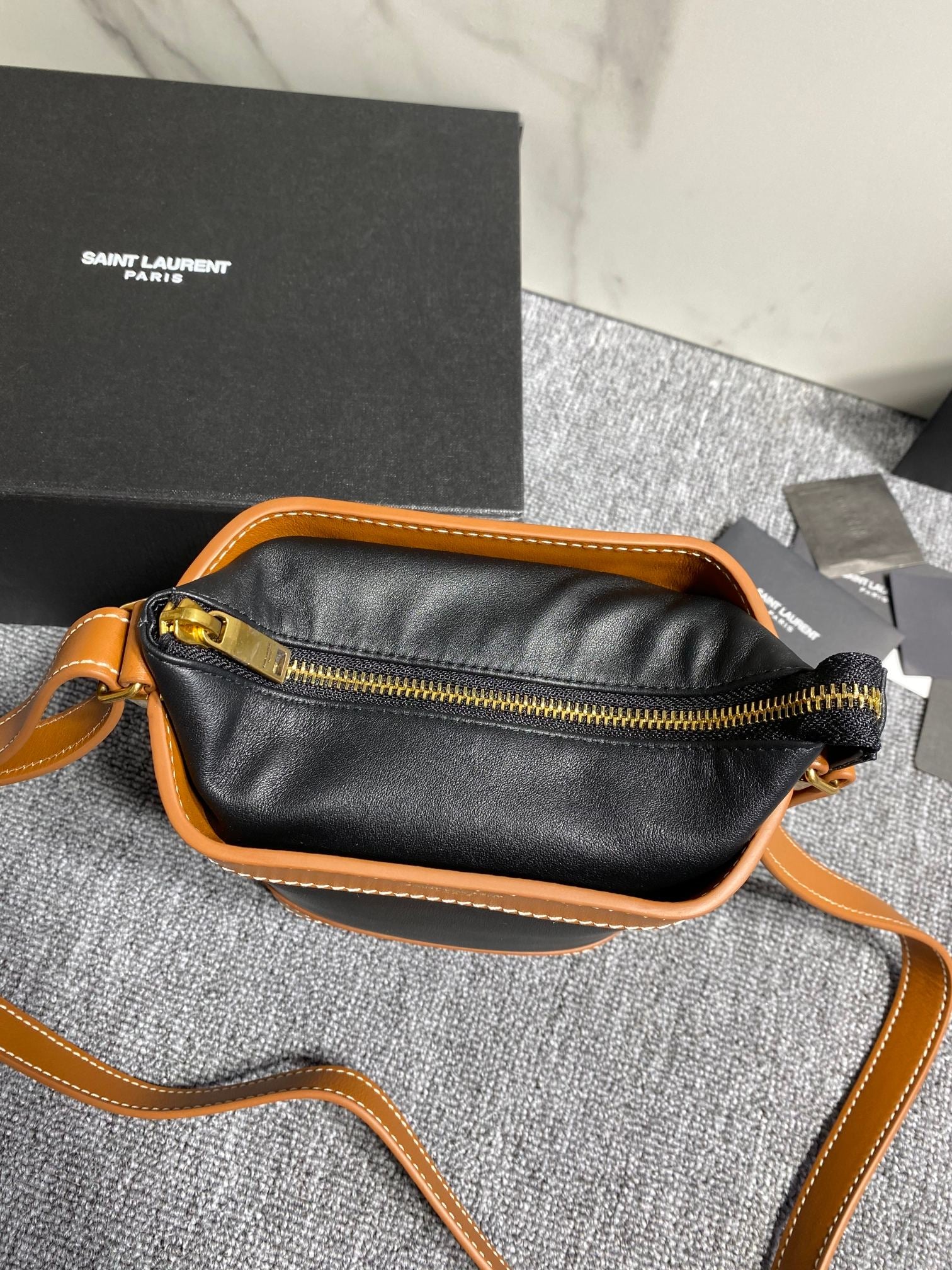 [TOP] Yves Saint Laurent YSL Aphile Bucket Bag - Black