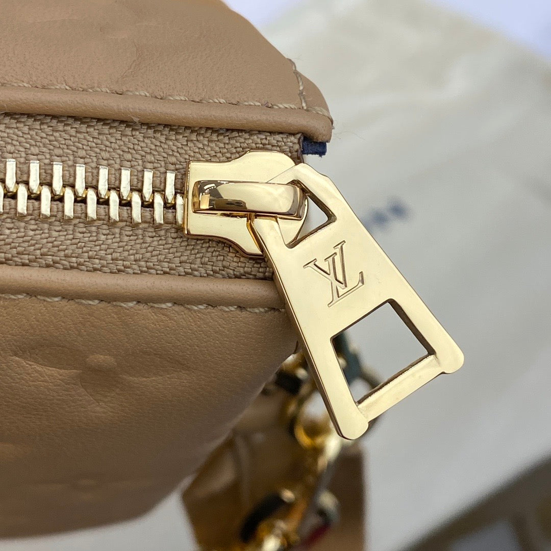 [TOP] Louis Vuitton LV Coussin Bag 26x20x12cm- Camel