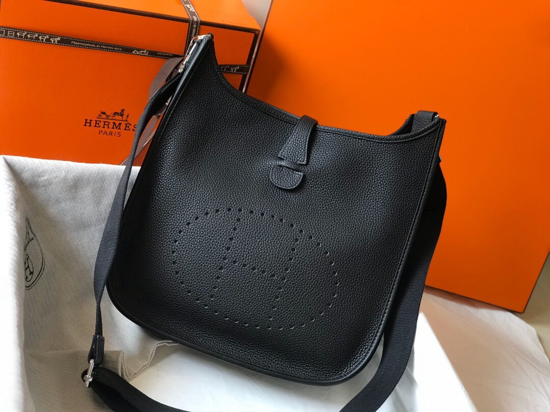 [TOP] HERMES Evelyne Togo Leather 28cm - Black & PHW