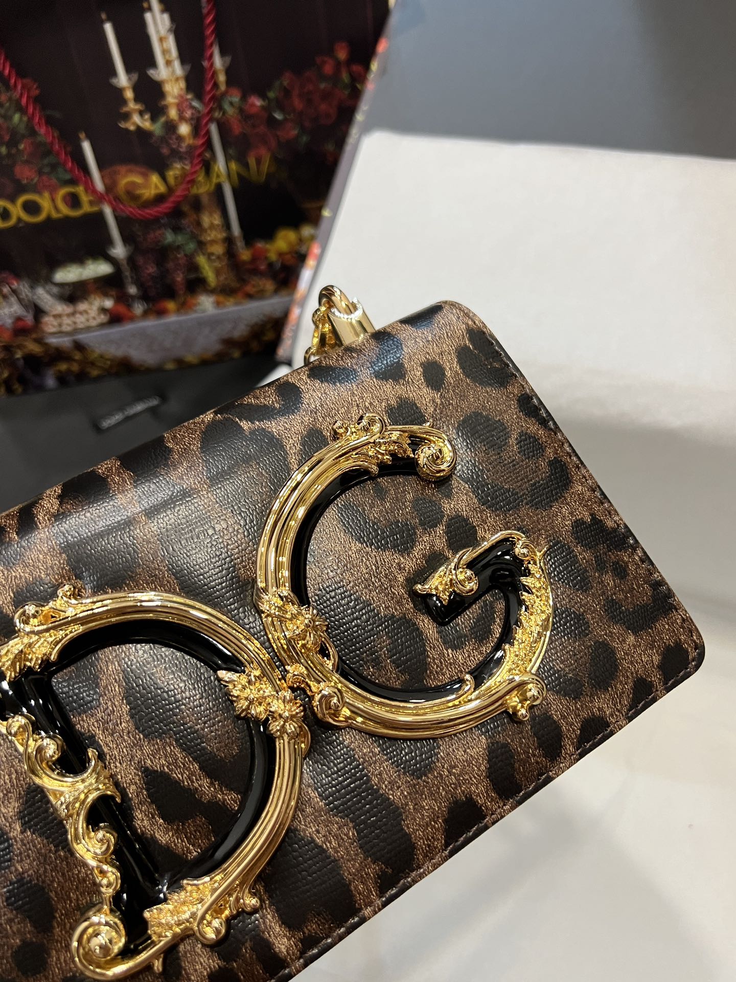 [TOP] Dolce & Gabbana D&G Polished Calfskin Leopard Print DG Girls Bag 21*4*15cm