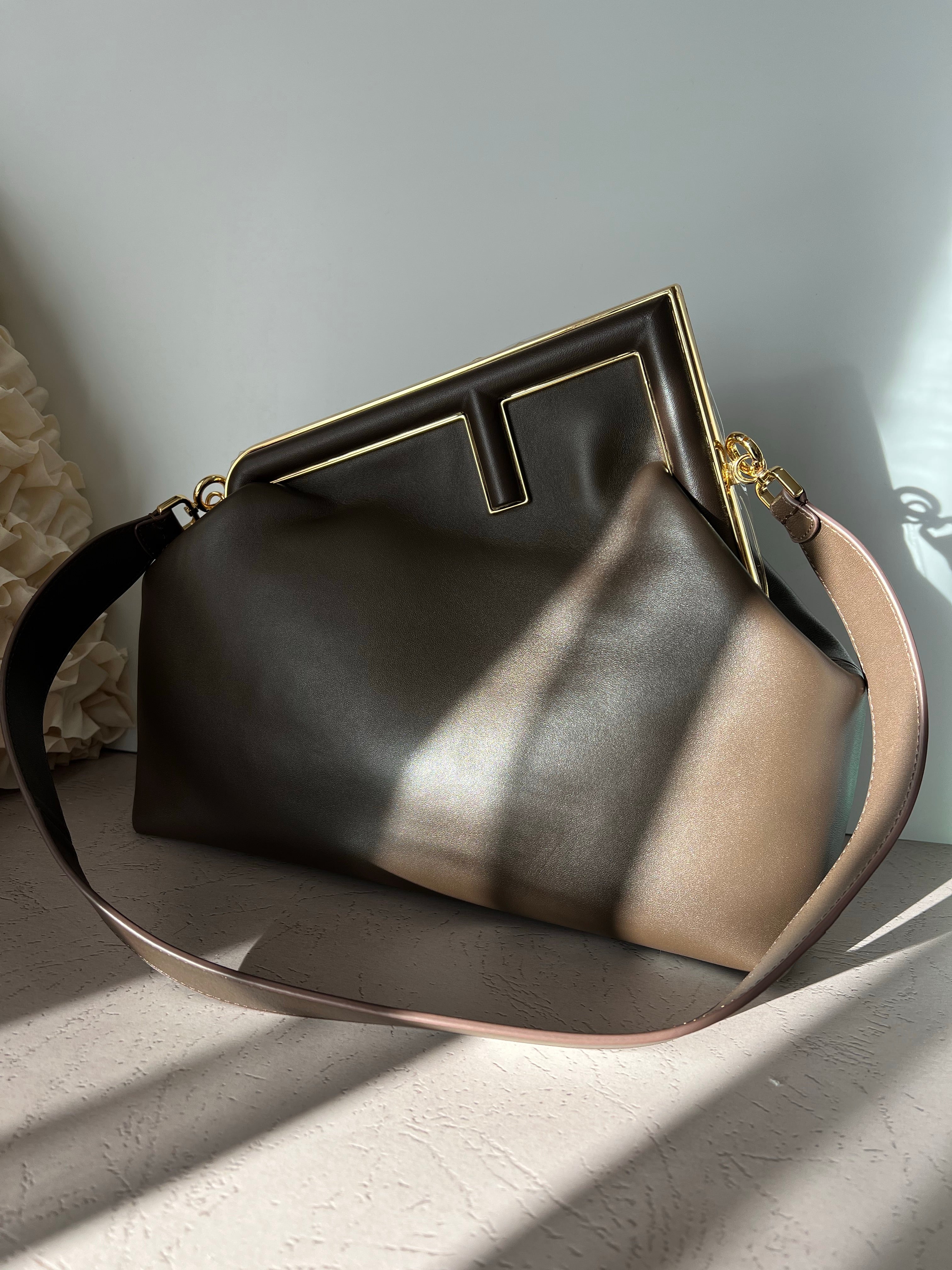 [TOP] FENDI FENDI First Medium Bag - Dark Maroon