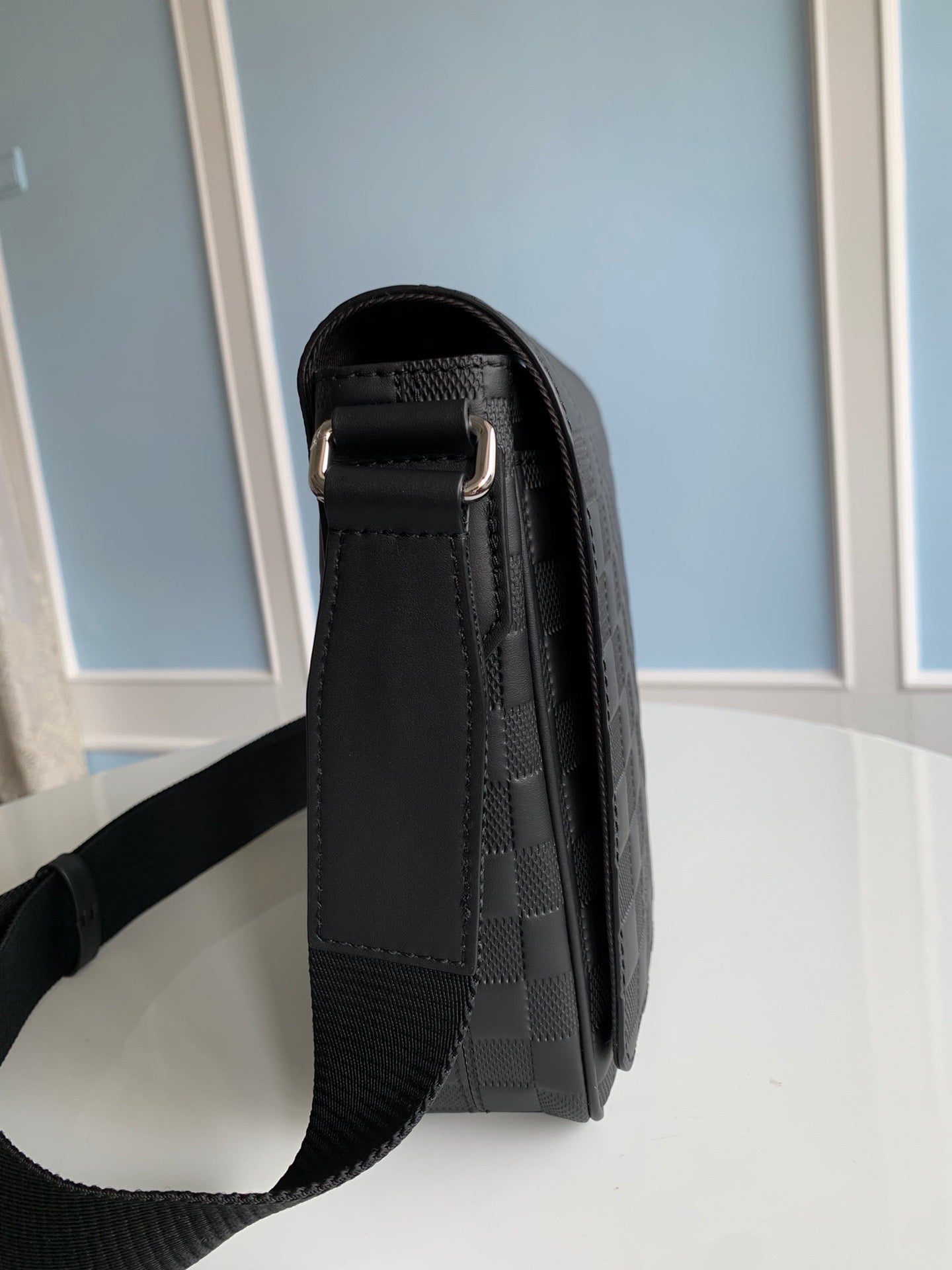 [TOP] Louis Vuitton LV District Damier Infini PM 33x28x8CM- Black