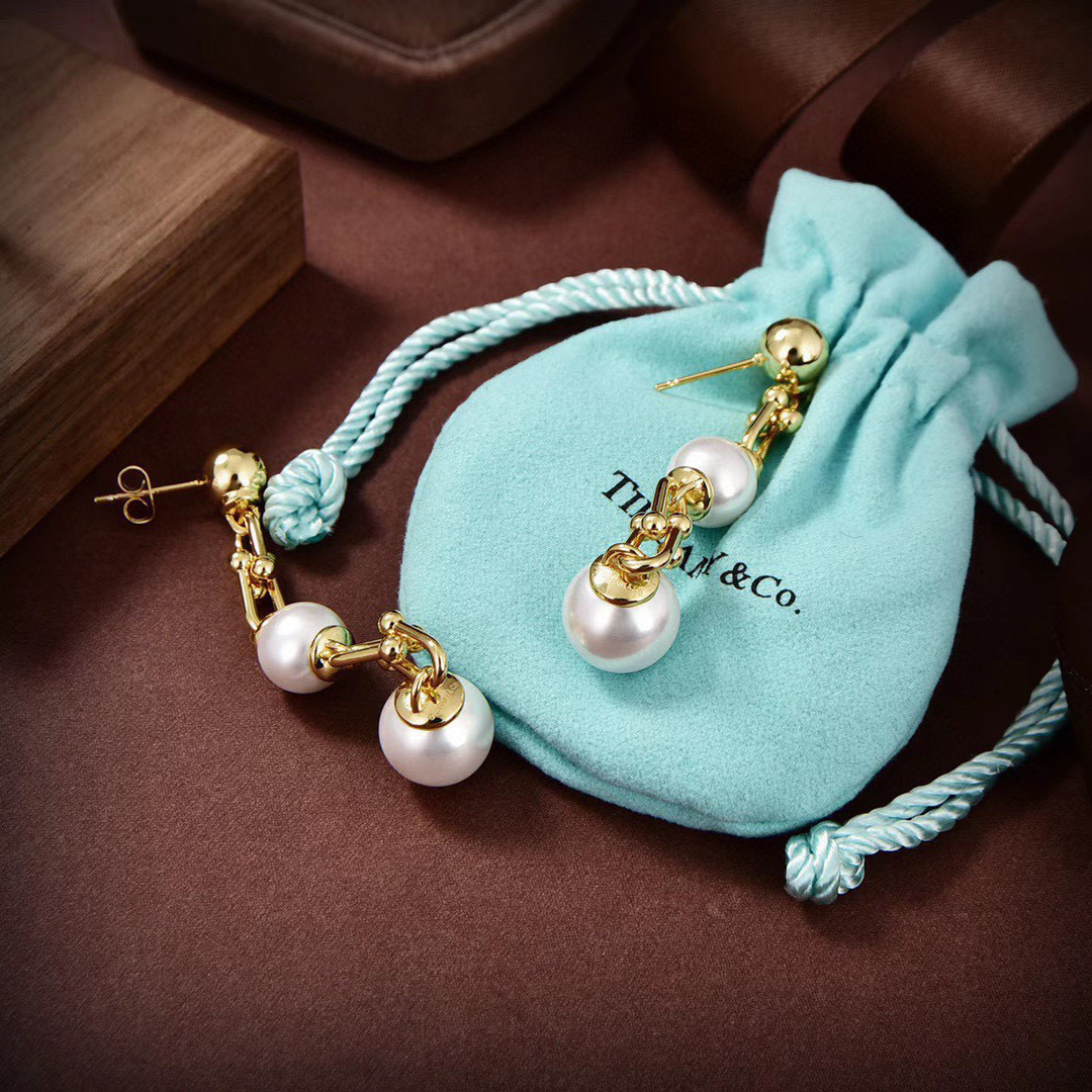 [TOP] Tiffany & Co. Pearls Dangle Earrings
