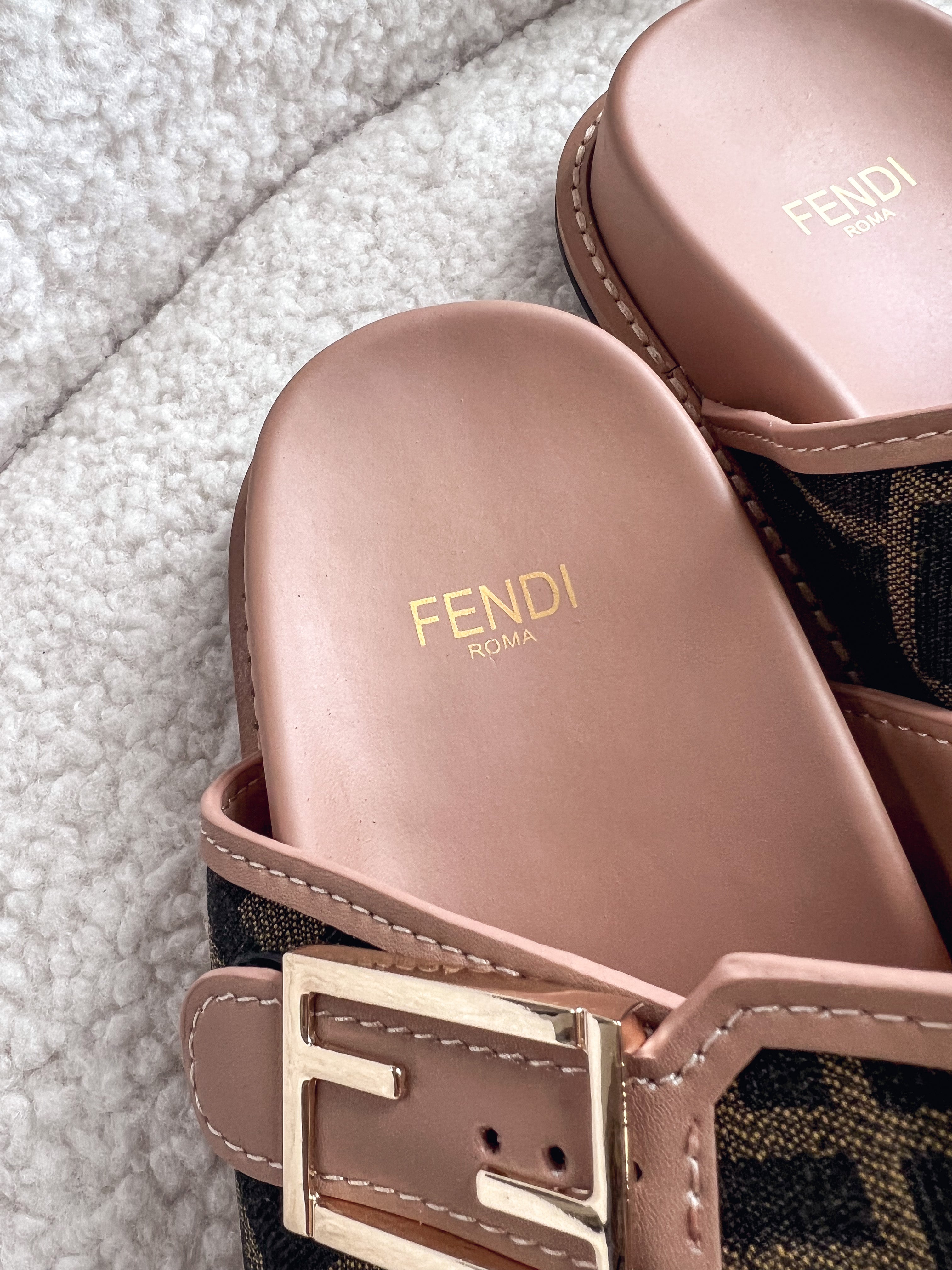 [TOP] FENDI FENDI Women Logo Canvas Flat Sandals - Brown