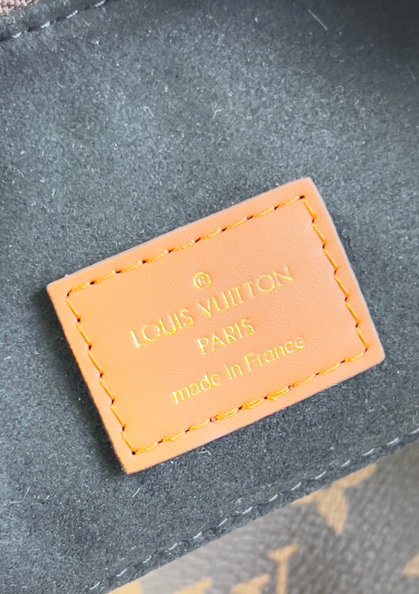 [TOP] Louis Vuitton LV Loop GM Hobo Monogram Bag 38×30×10 cm-Brown