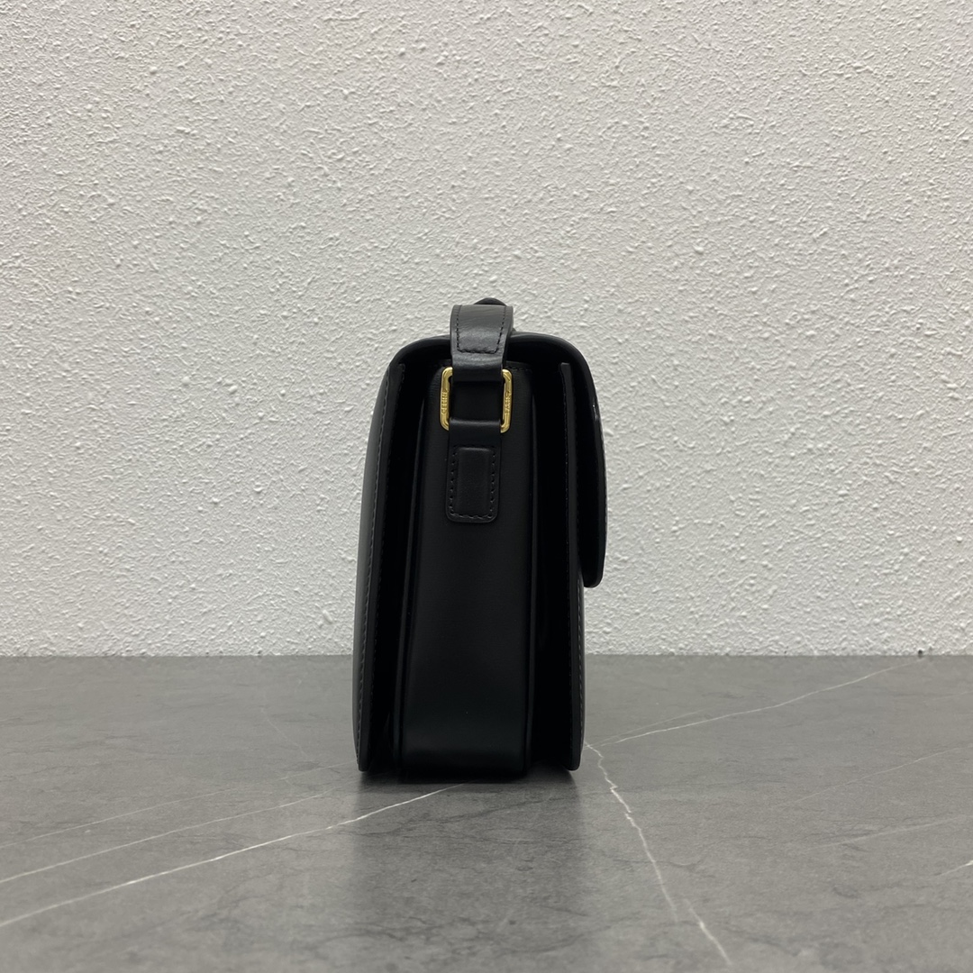 [TOP] CELINE Triomphe Shoulder Bag  22-16-6 - Black