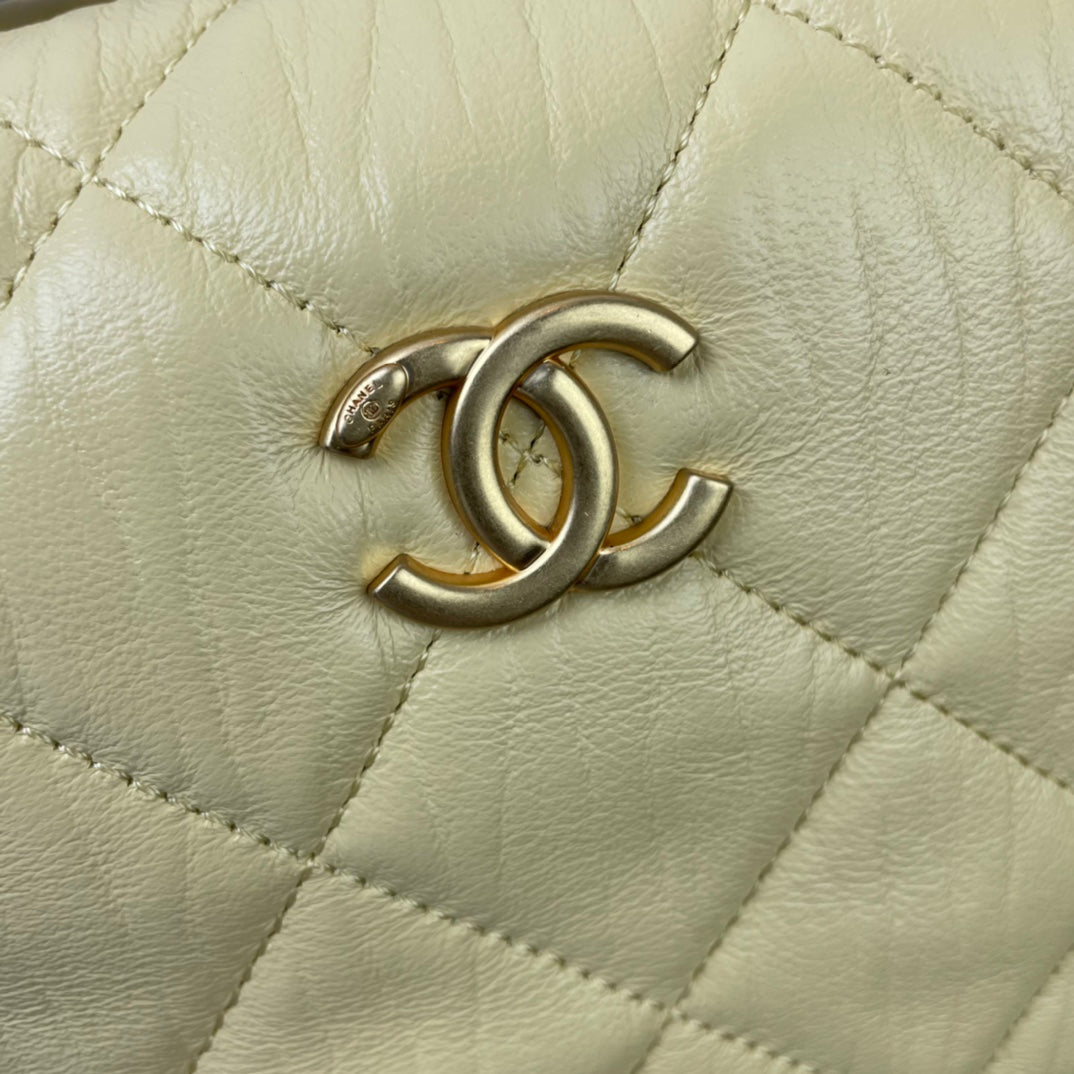 [TOP] CHANEL Hobo Bag Small - Yellow